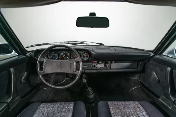 Porsche 911 1974 - Imagem 24