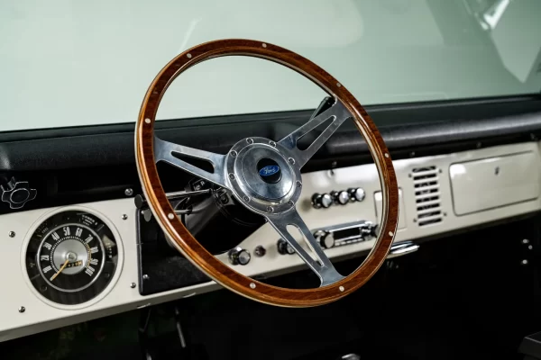Ford Bronco 1971 - Imagem 10