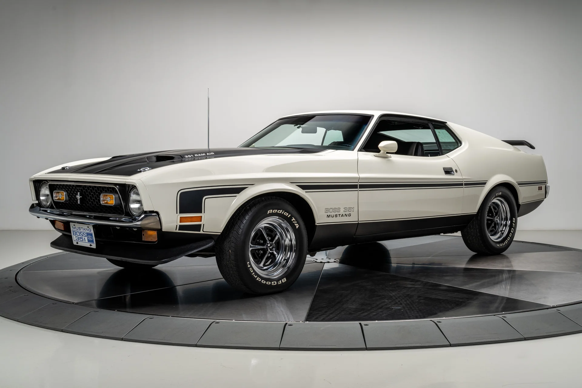 Ford Mustang Boss 351 1971 - Imagem 23