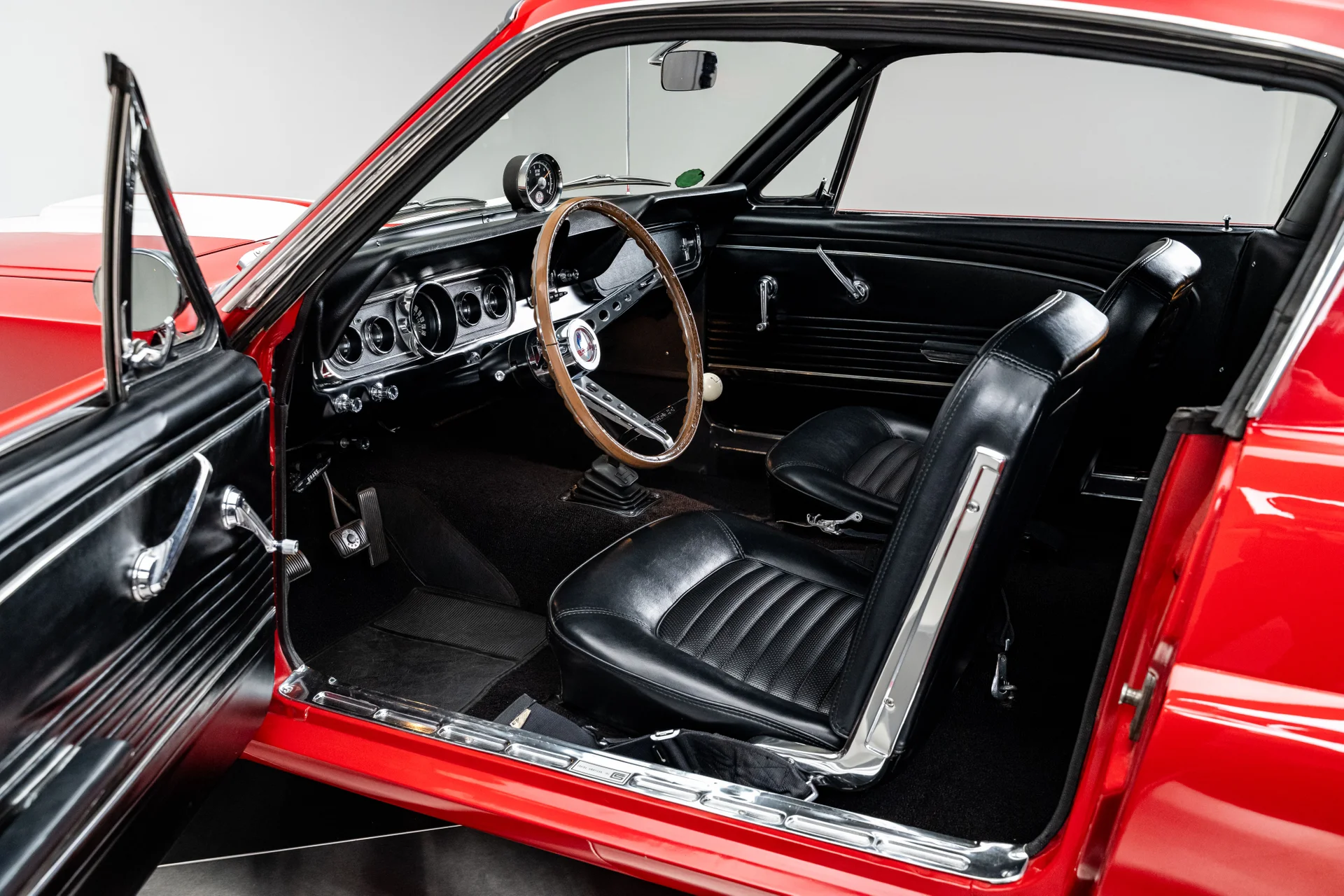 Ford Mustang Shelby GT350 - Imagem 7