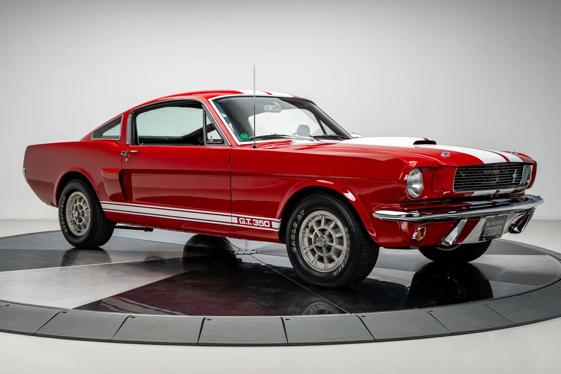 Ford Mustang Shelby GT350 - Imagem 18