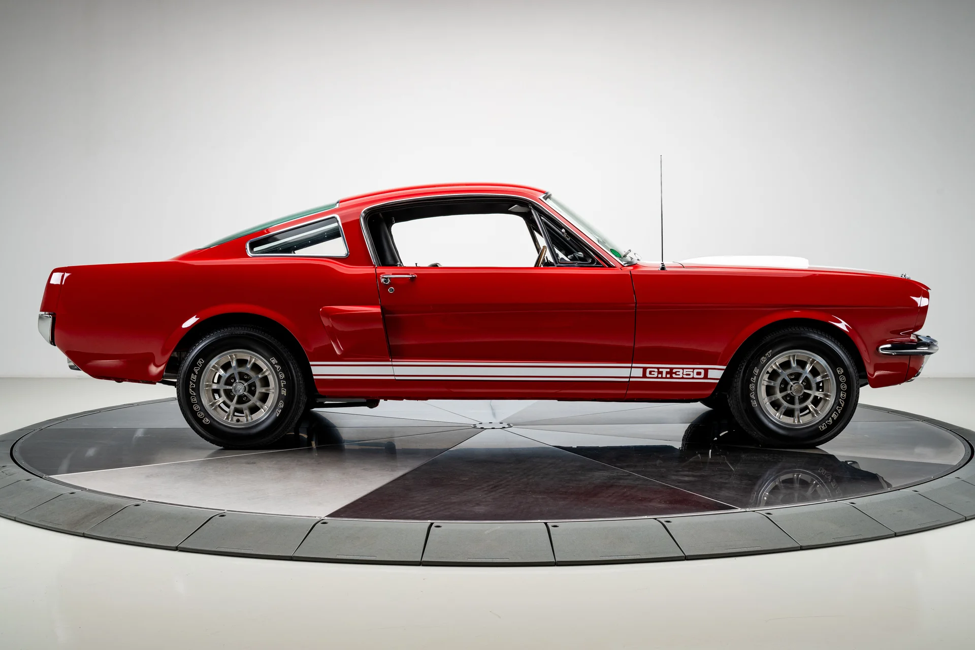 Ford Mustang Shelby GT350 - Imagem 15