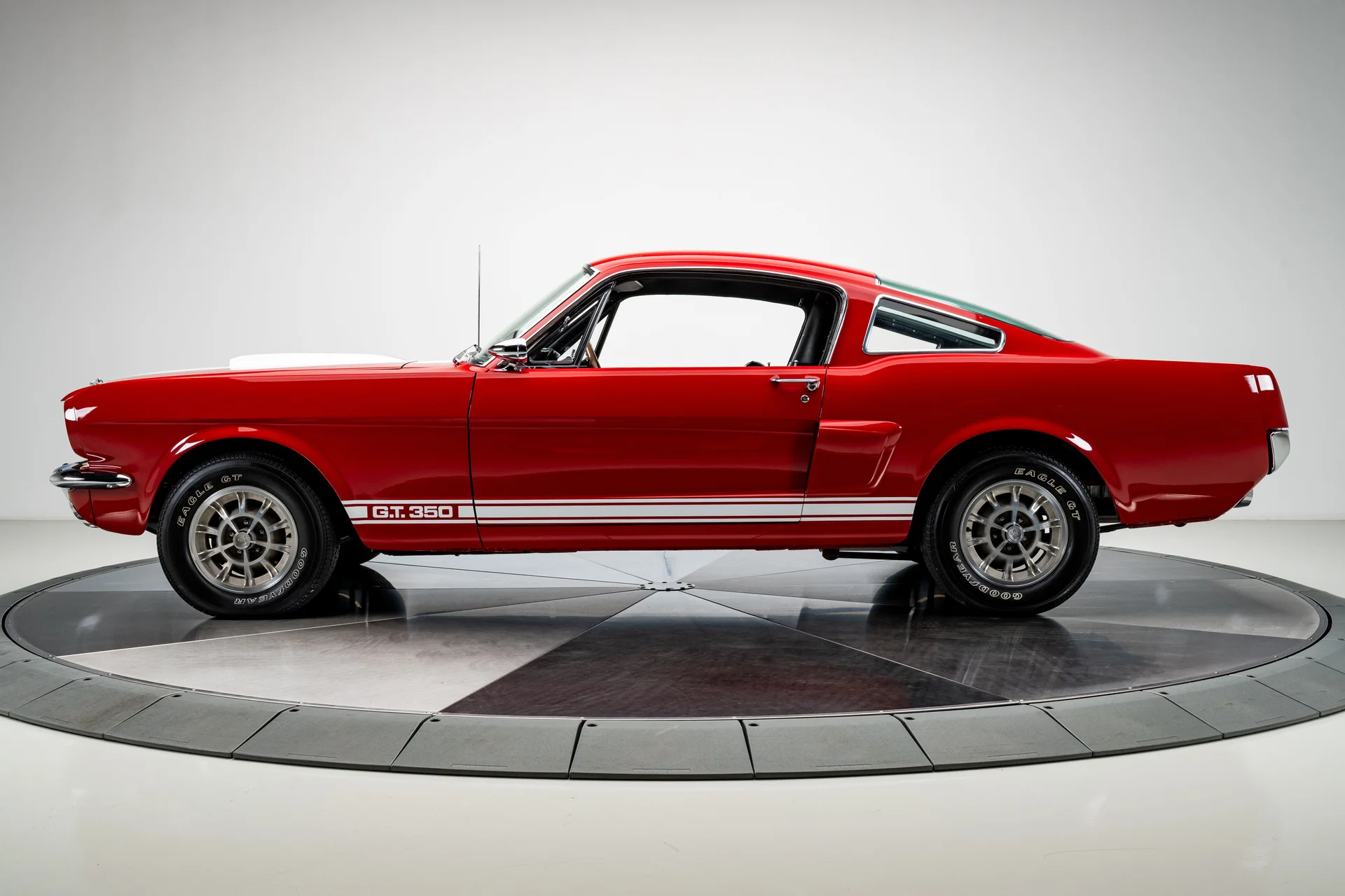 Ford Mustang Shelby GT350 - Imagem 14