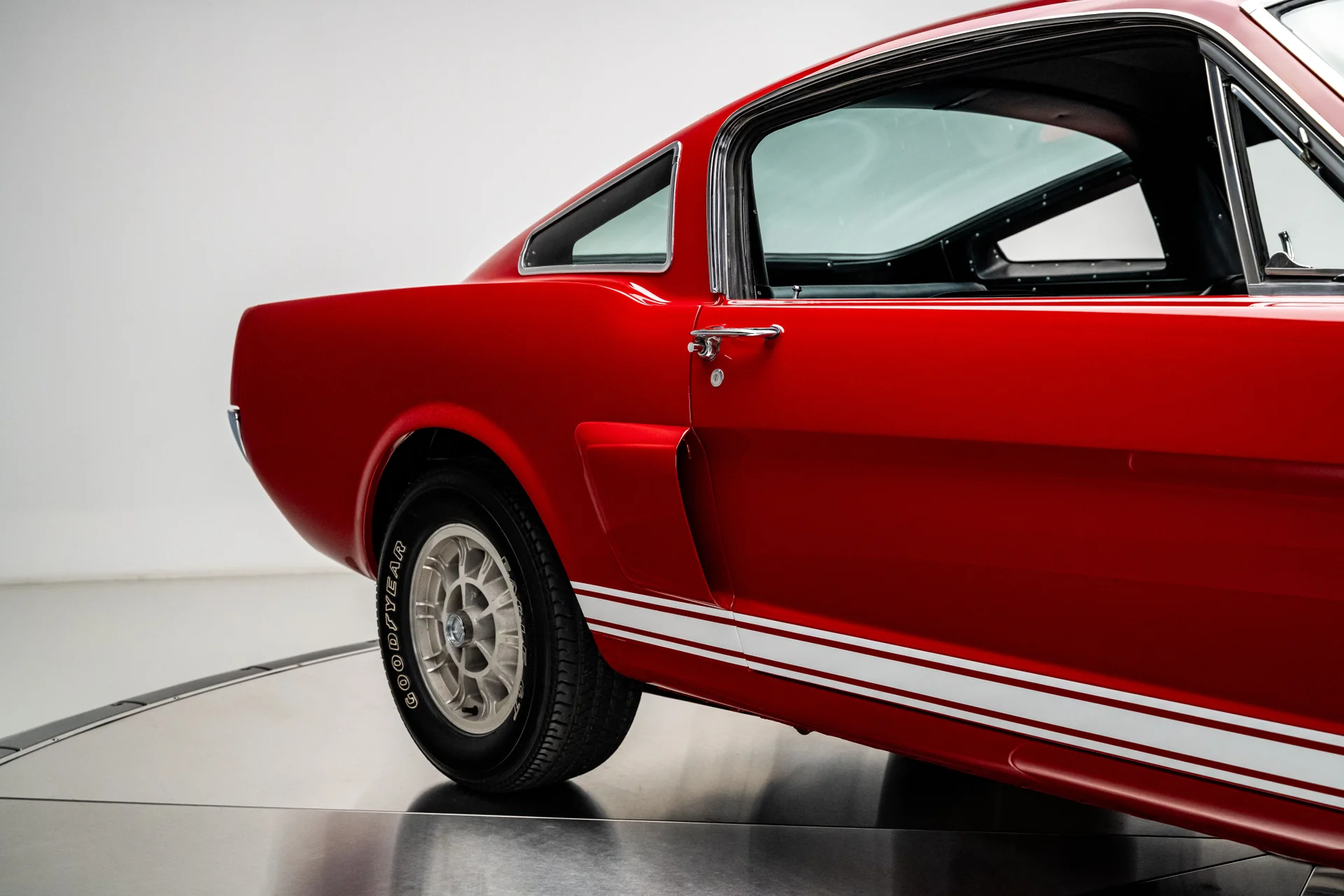 Ford Mustang Shelby GT350 - Imagem 12