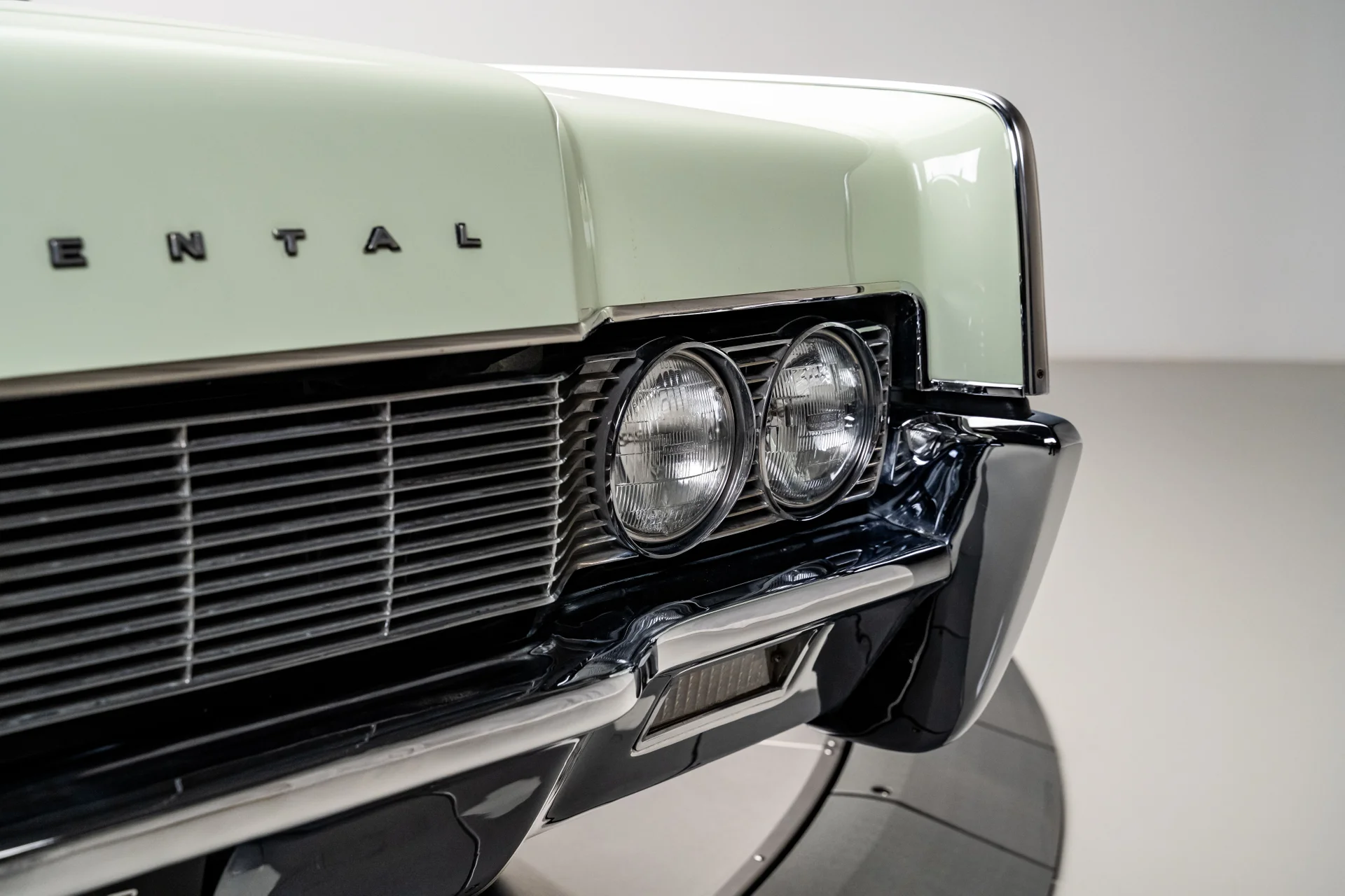 Lincoln Continental 1967 - Imagem 9