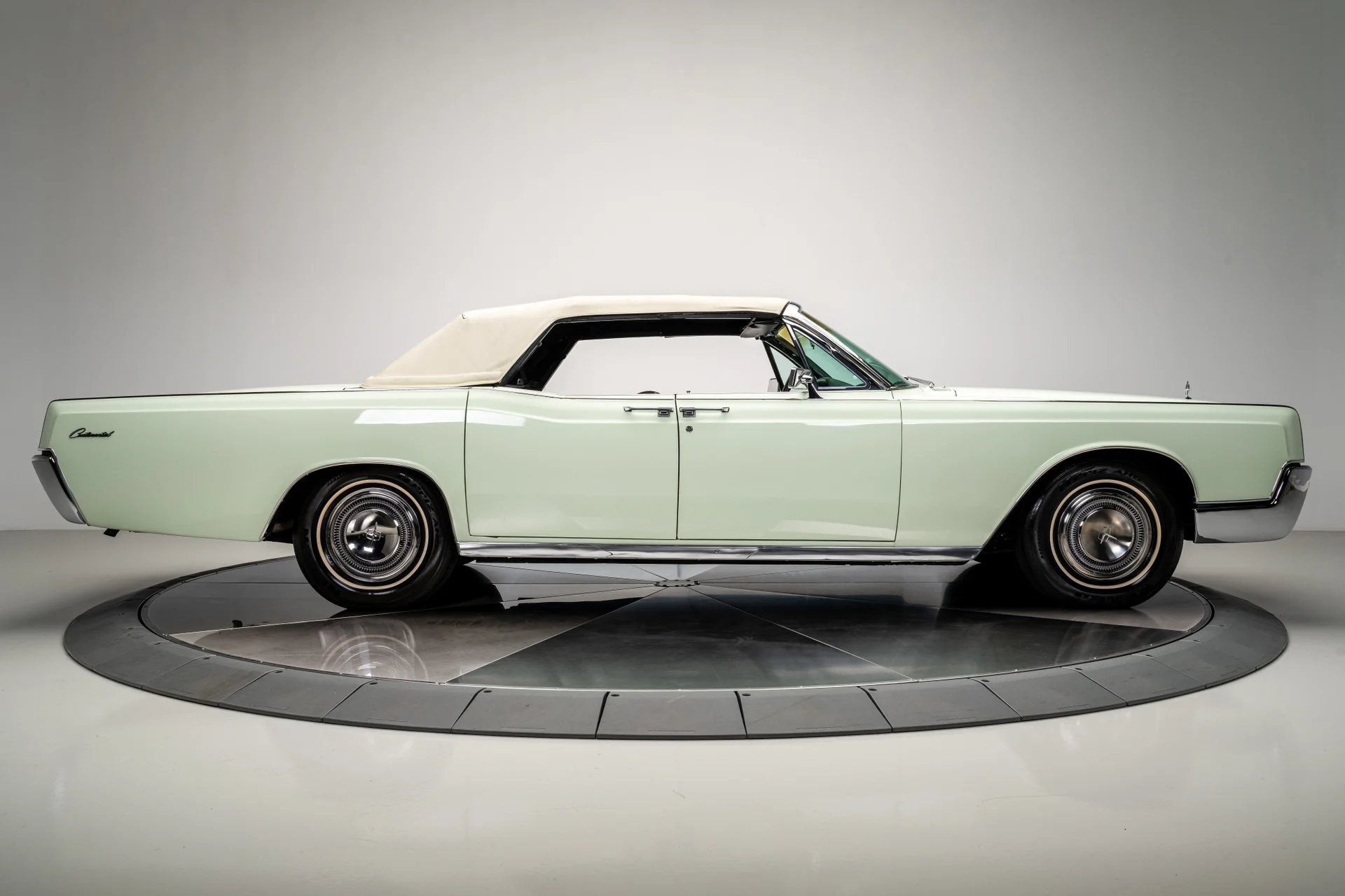 Lincoln Continental 1967 - Imagem 10