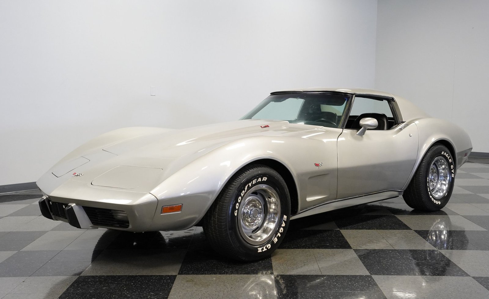 Chevrolet Corveta 1977 - Imagem 15