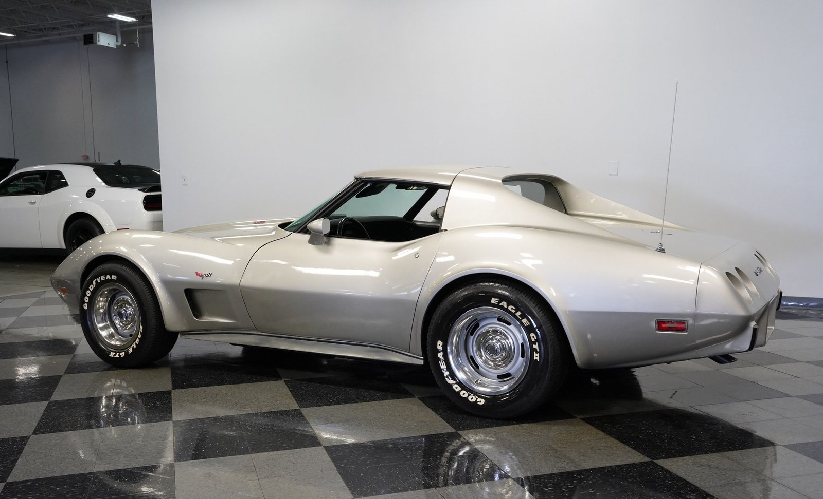 Chevrolet Corveta 1977 - Imagem 14