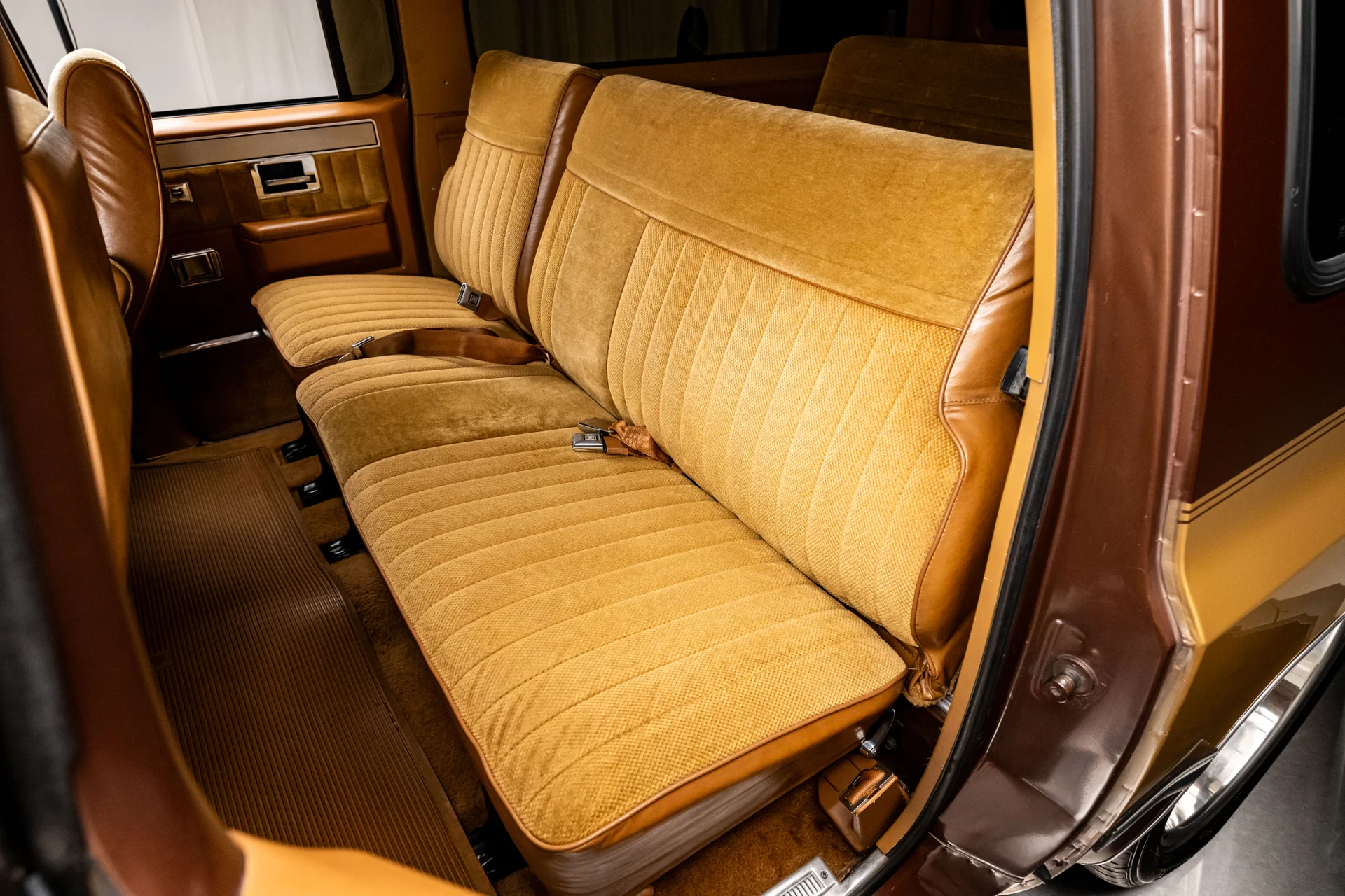 Chevrolet Suburban 1988 - Imagem 3