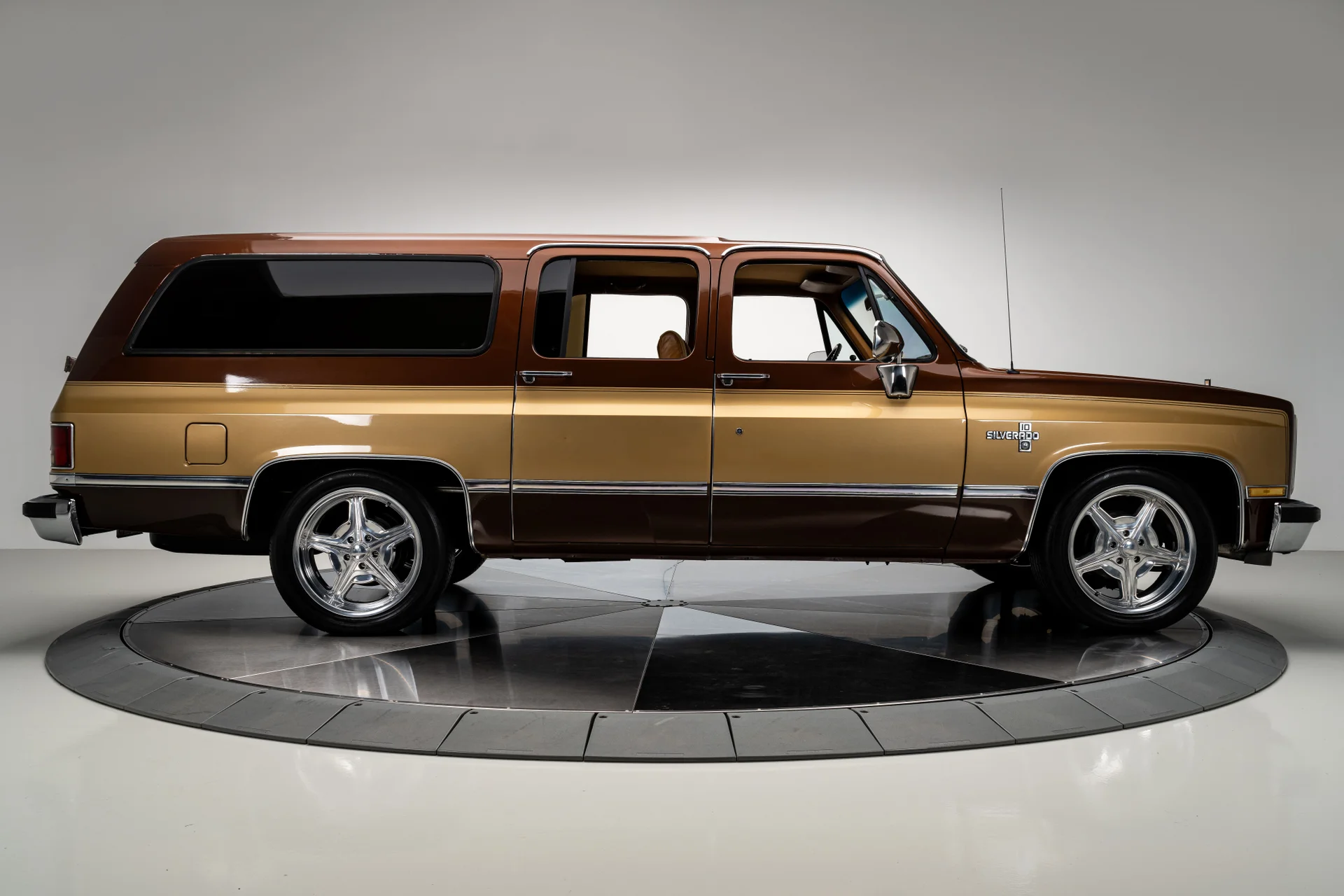 Chevrolet Suburban 1988 - Imagem 14