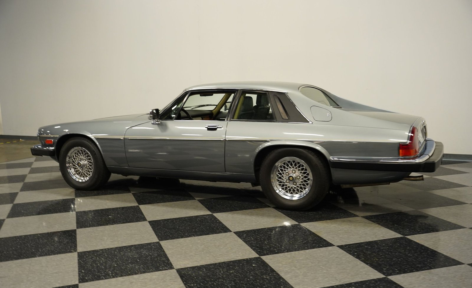 Jaguar XJS V12 1989 – Logex