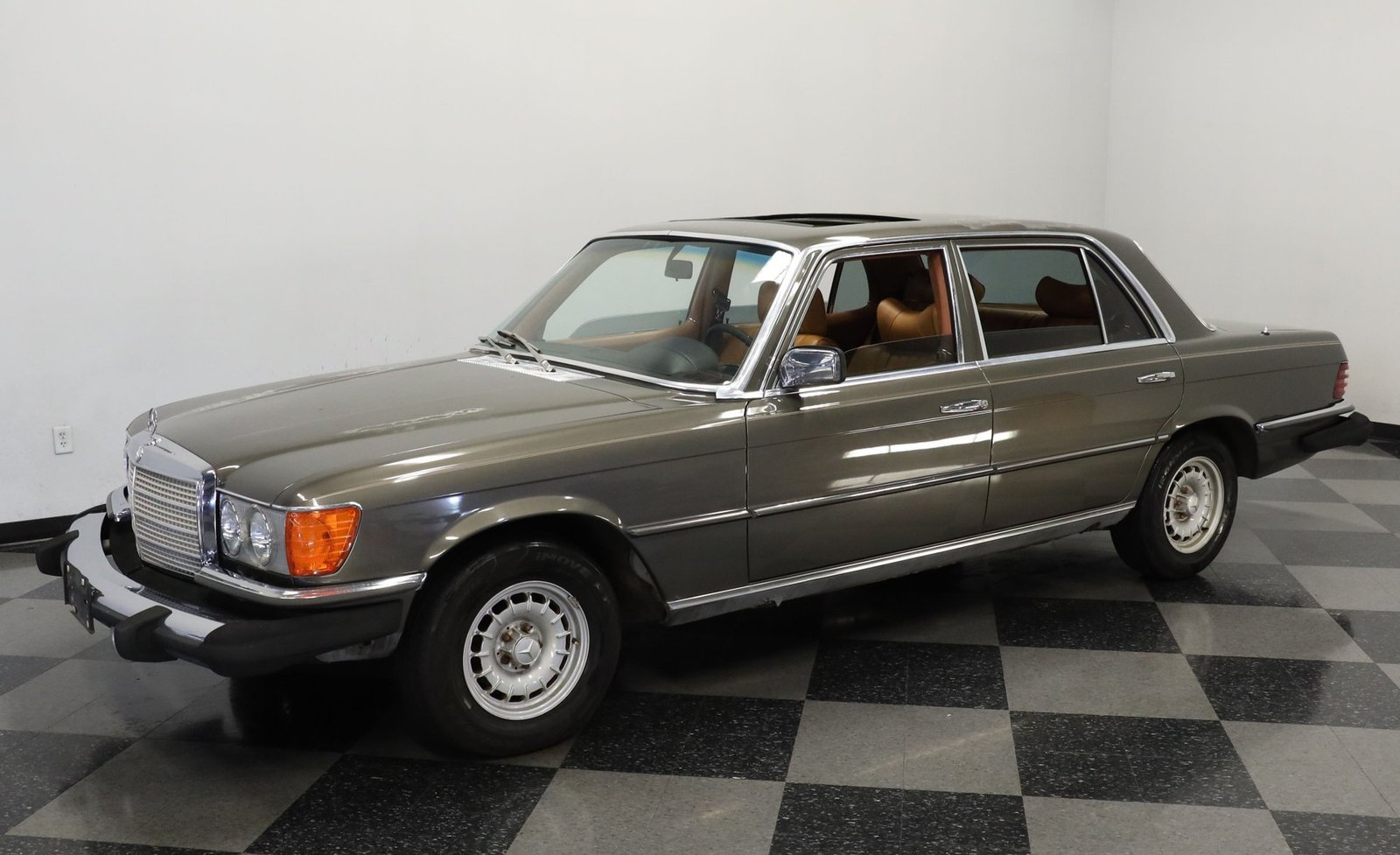 Mercedes-Benz 450SEL 1979 - Imagem 13