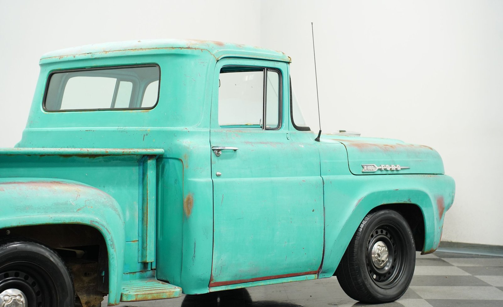 Ford 1960 F-100 Patina AWD Restomod - Imagem 22