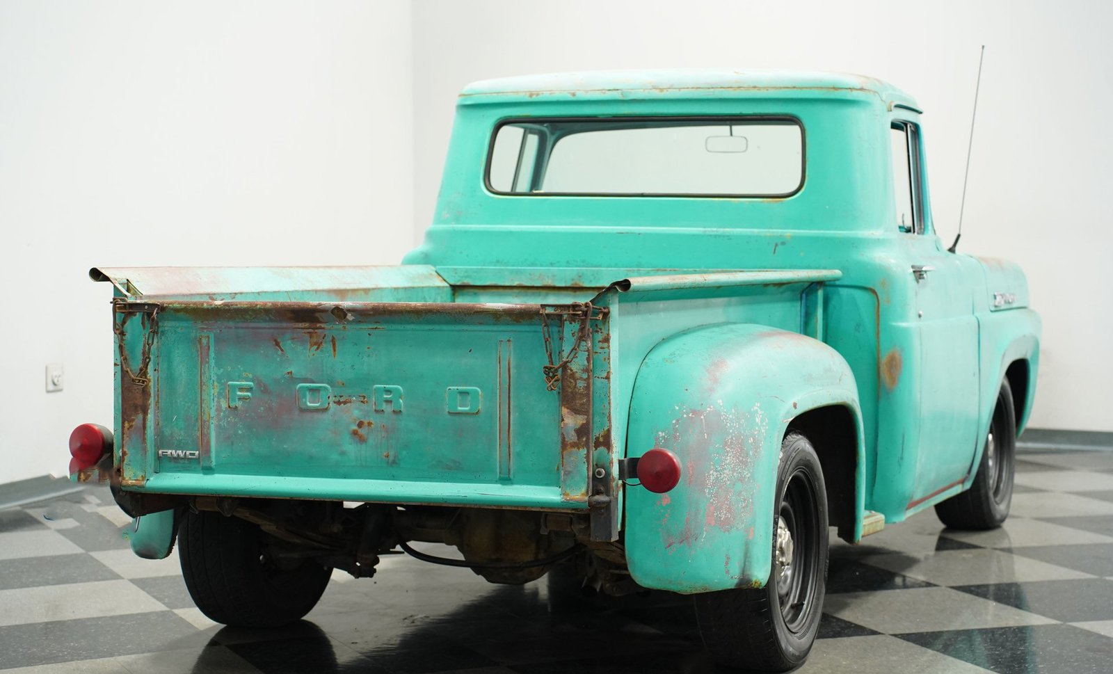 Ford 1960 F-100 Patina AWD Restomod - Imagem 34