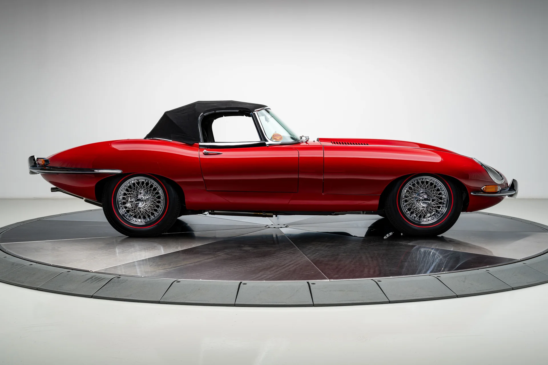 Jaguar E-Type de 1966 - Imagem 30