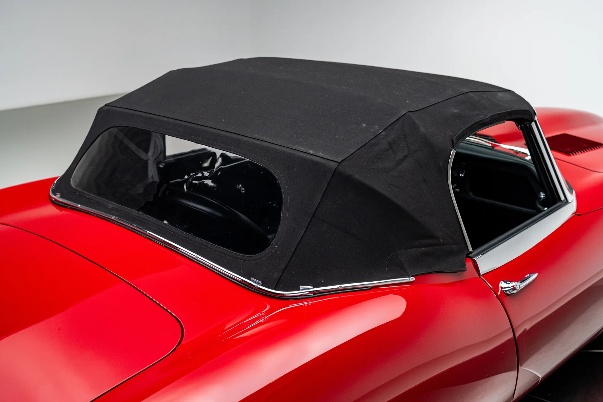 Jaguar E-Type de 1966 - Imagem 24