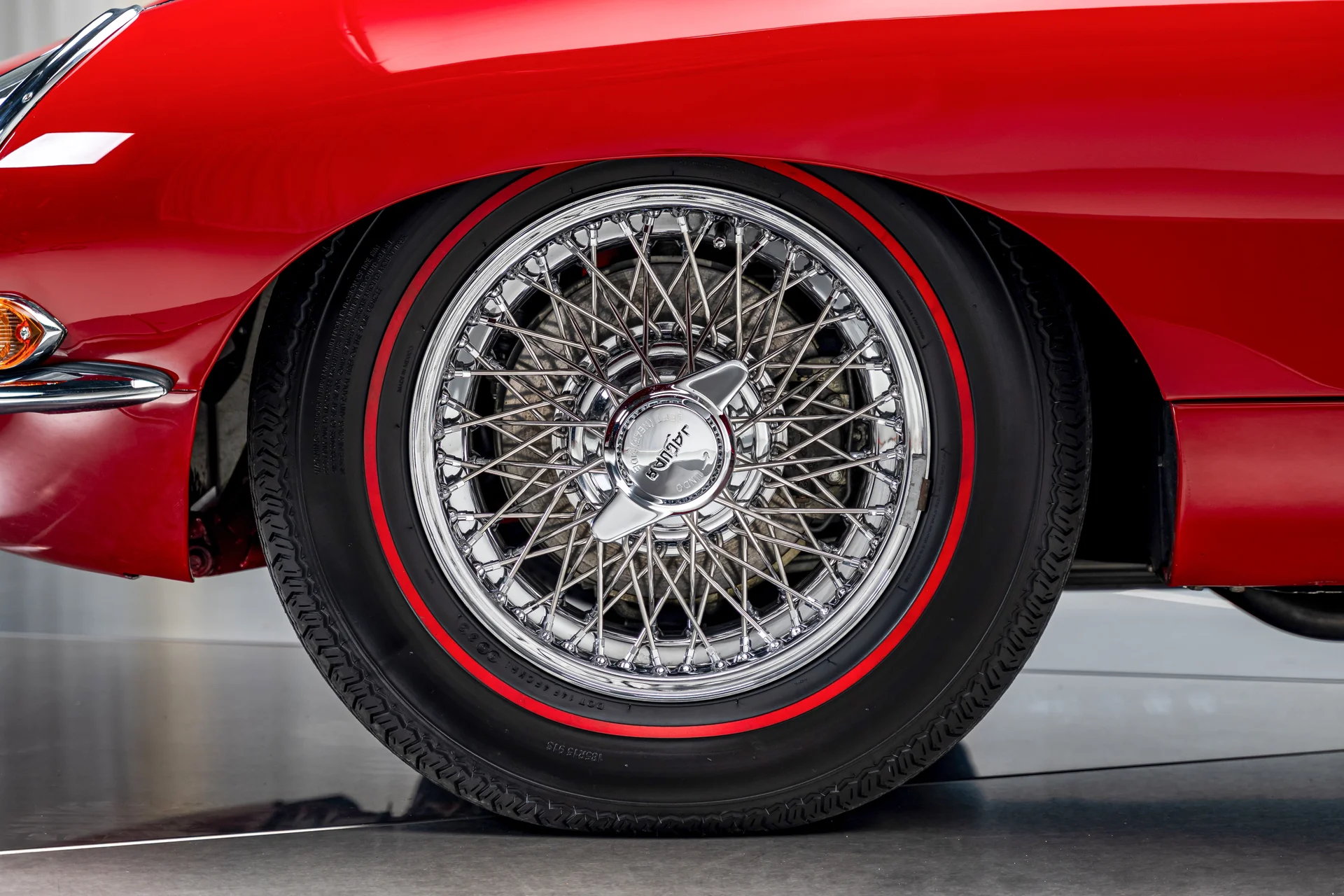 Jaguar E-Type de 1966 - Imagem 16