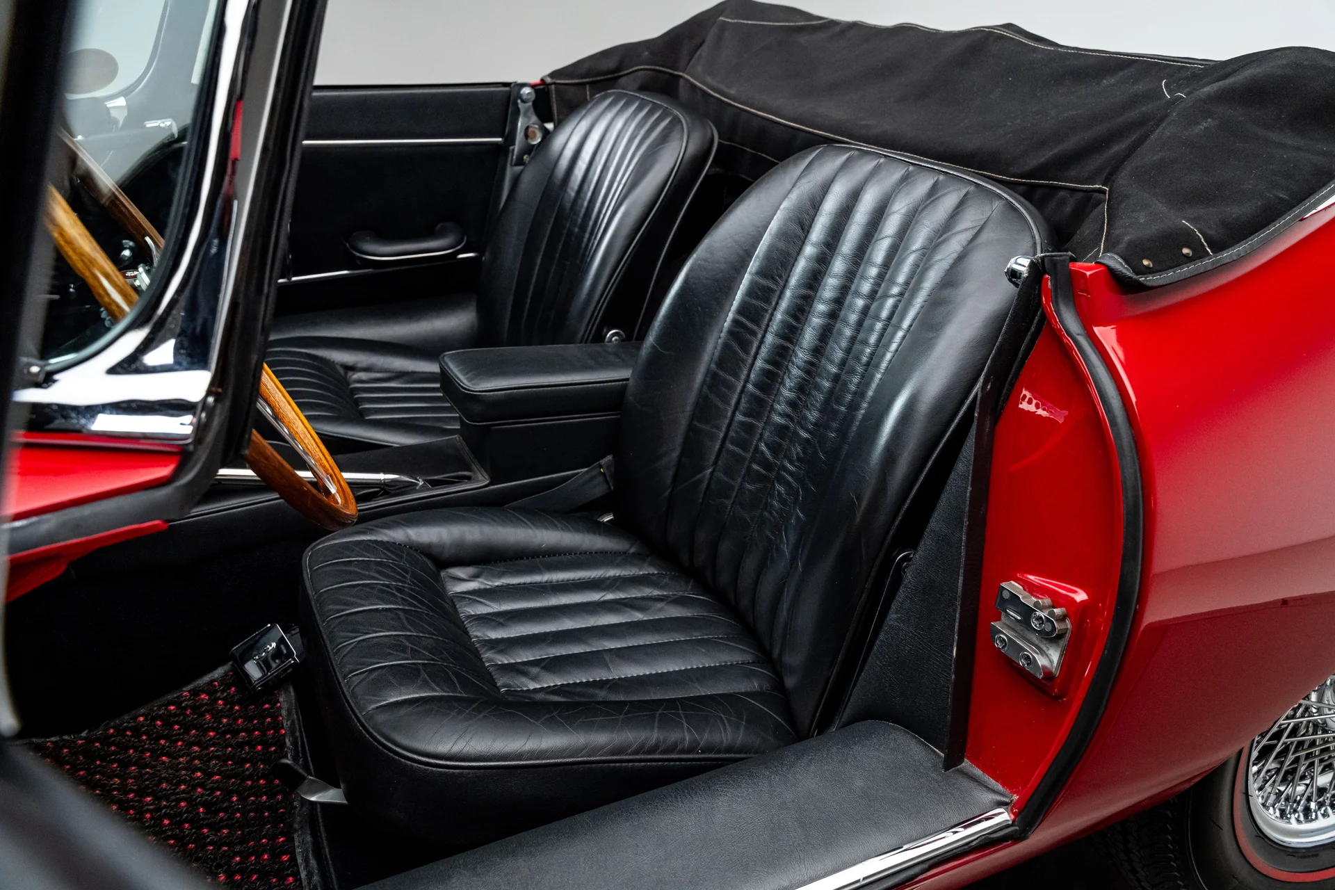 Jaguar E-Type de 1966 - Imagem 13