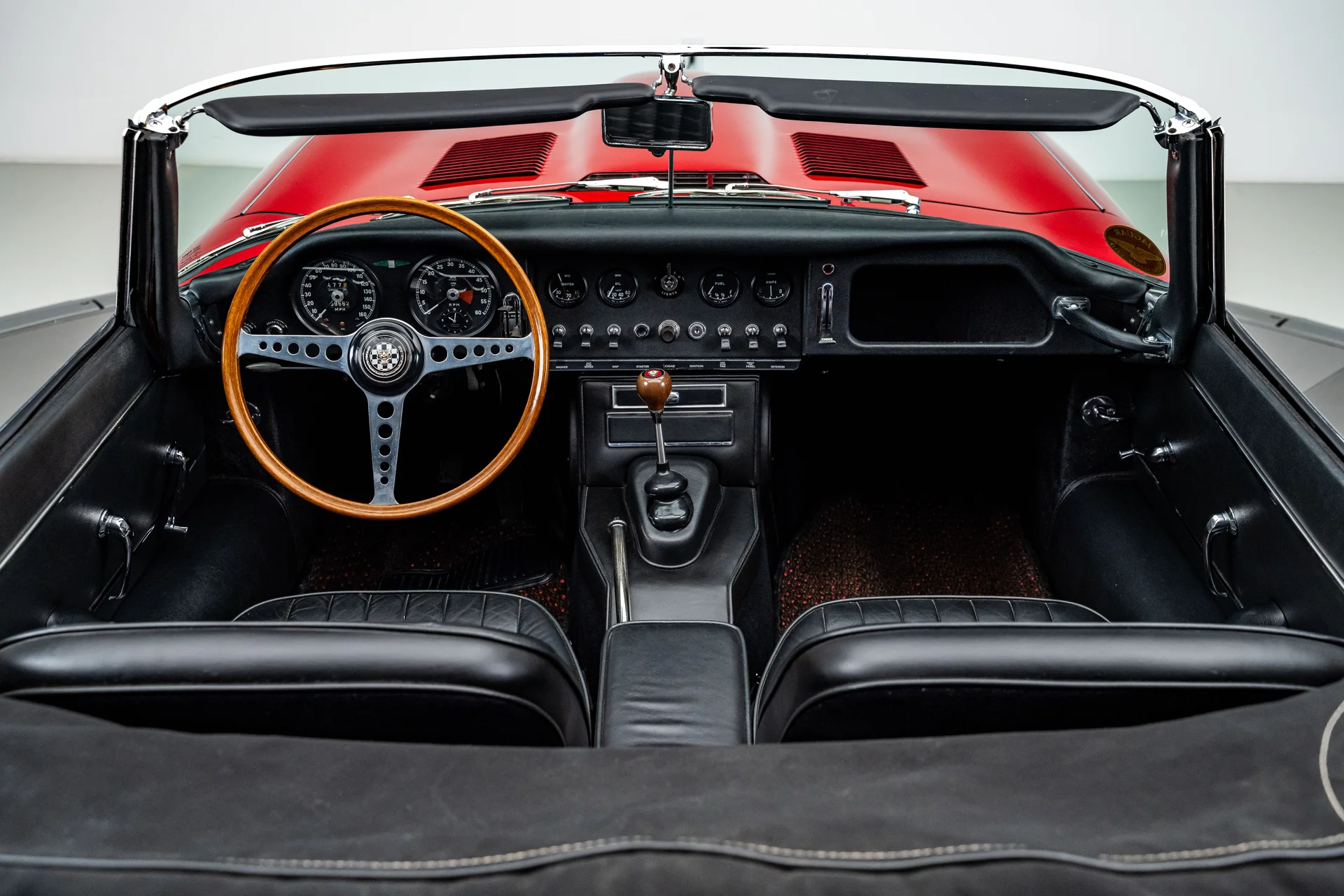 Jaguar E-Type de 1966 - Imagem 12