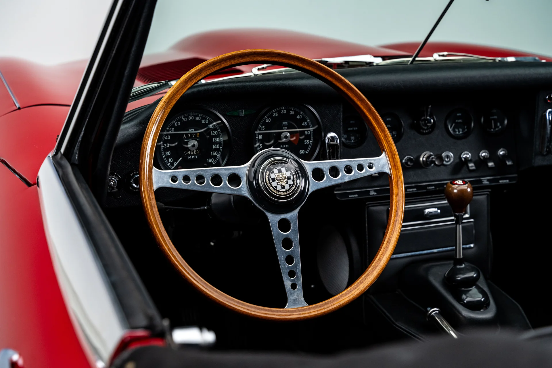 Jaguar E-Type de 1966 - Imagem 11