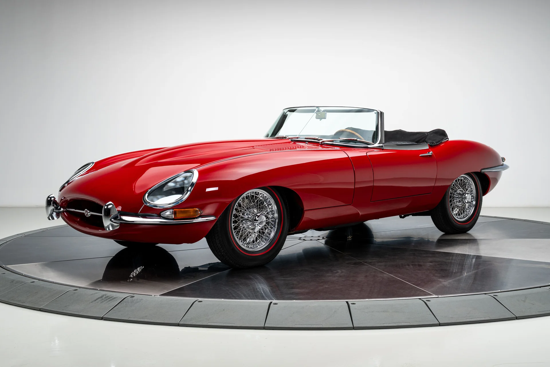 Jaguar E-Type de 1966 - Imagem 38