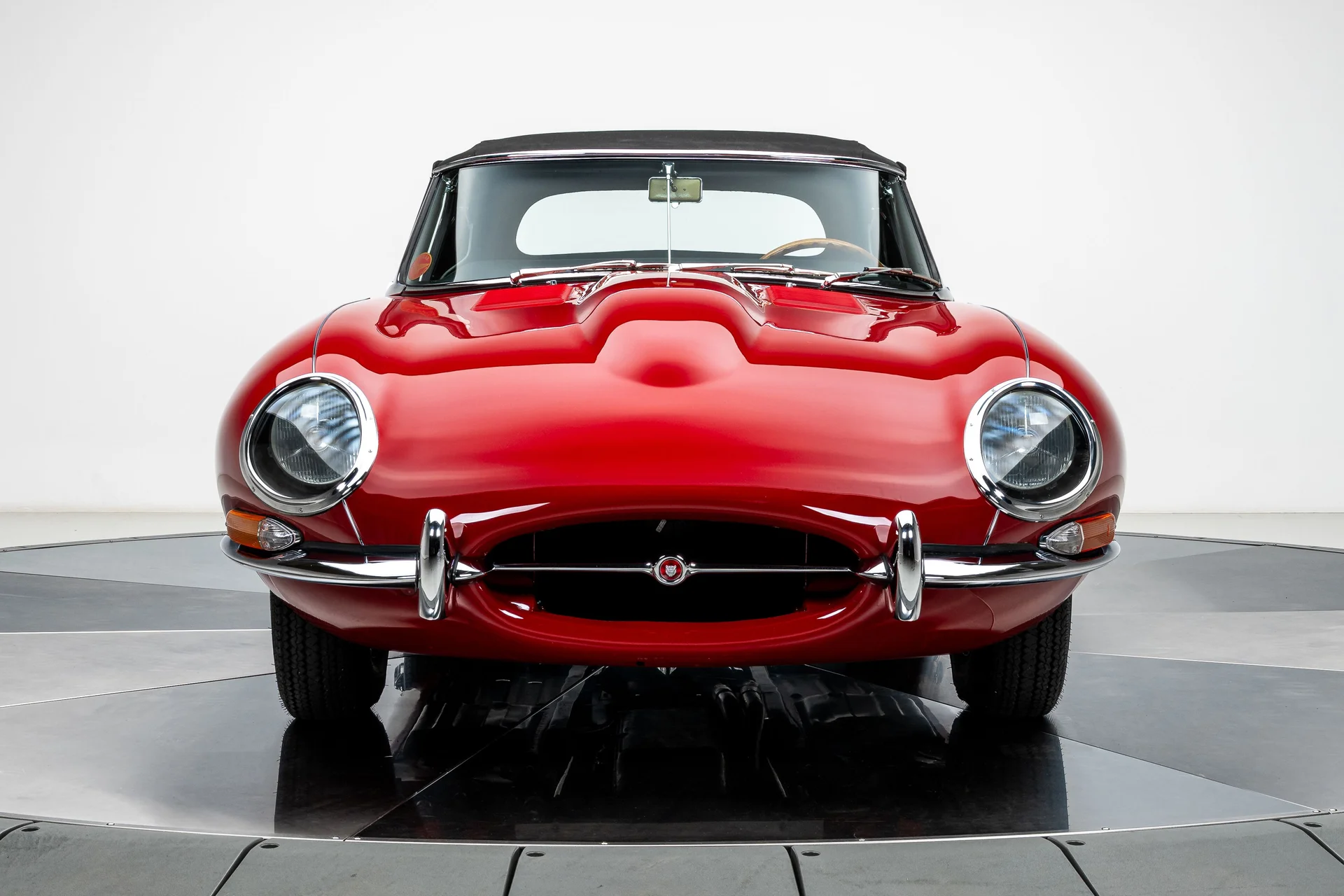 Jaguar E-Type de 1966 - Imagem 37