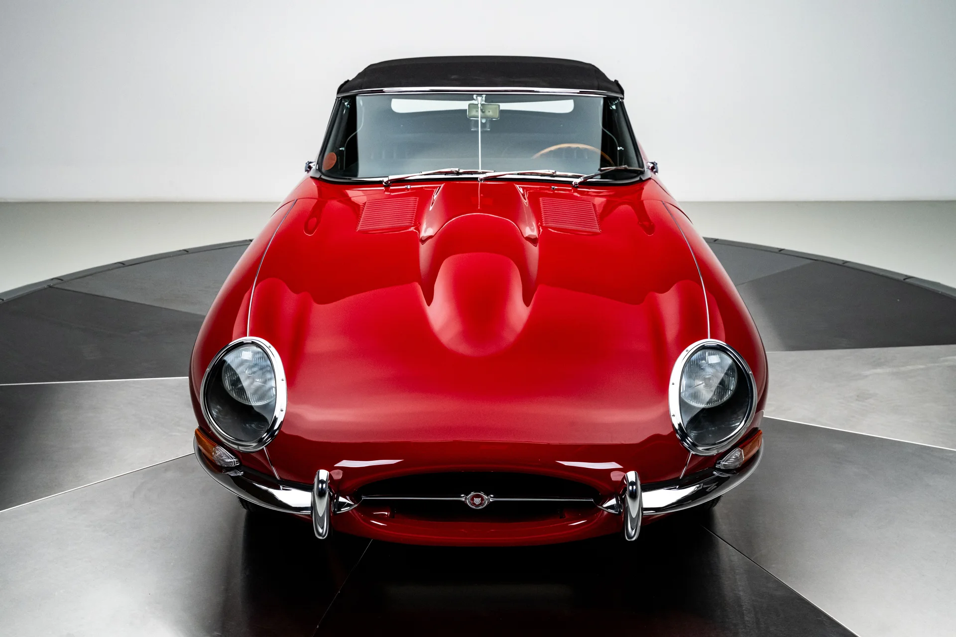 Jaguar E-Type de 1966 - Imagem 36