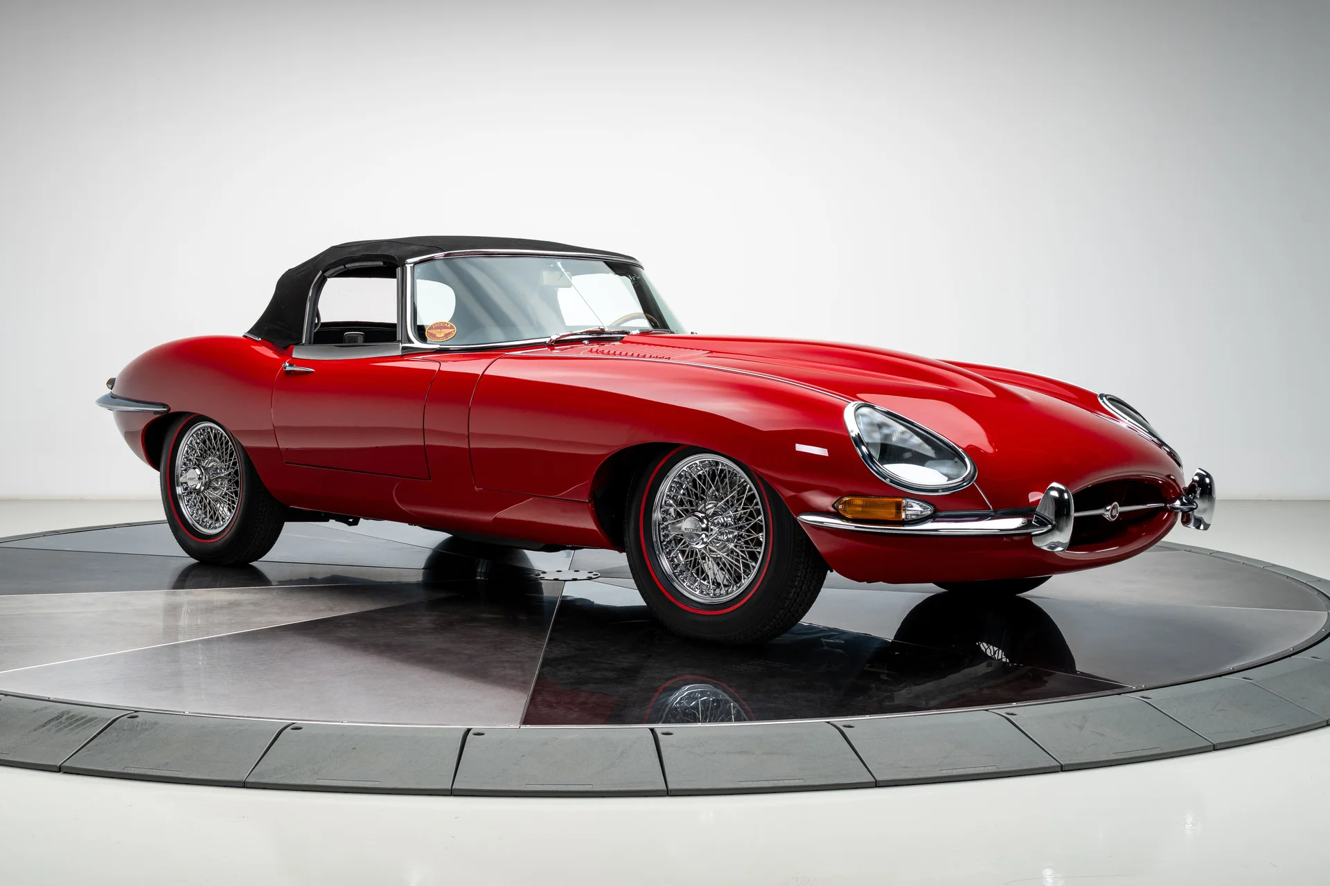 Jaguar E-Type de 1966 - Imagem 35