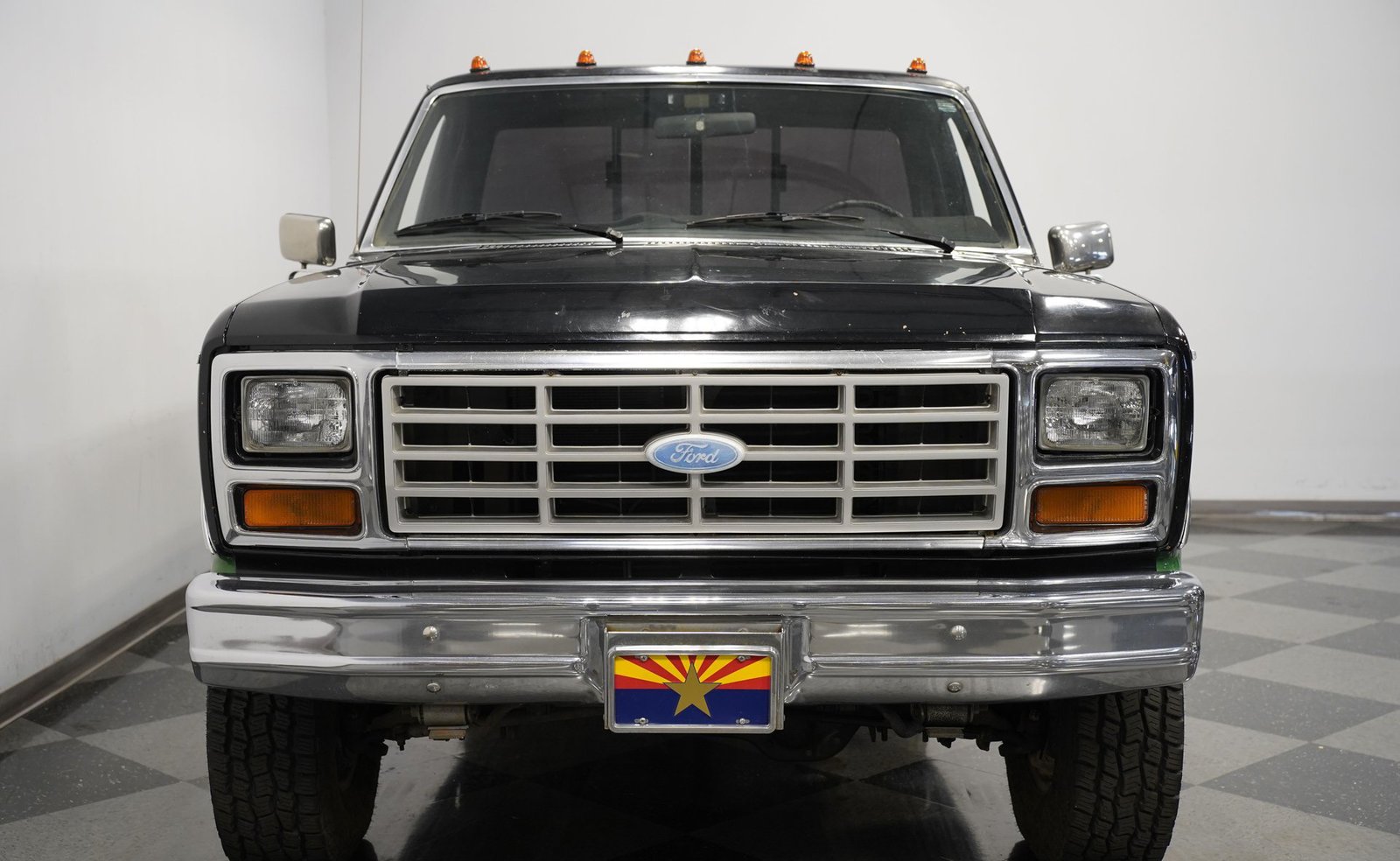 Ford 1983 F-250 XLT 4x4 - Imagem 25