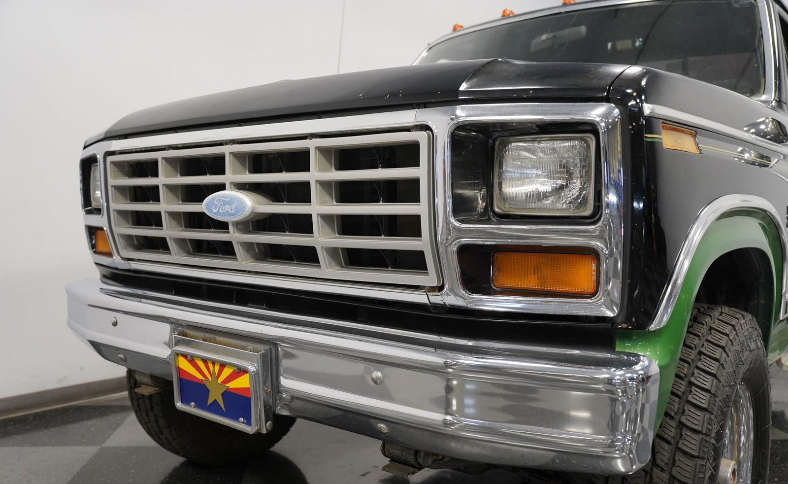 Ford 1983 F-250 XLT 4x4 - Imagem 22