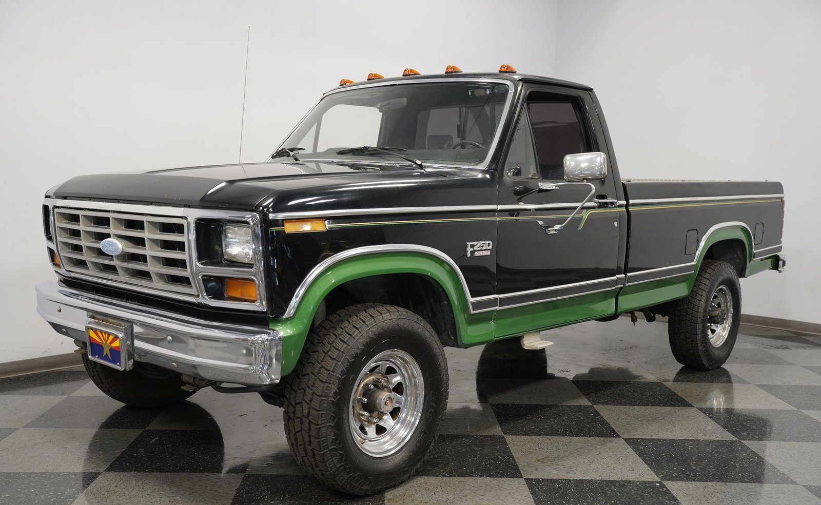 Ford 1983 F-250 XLT 4x4 - Imagem 35