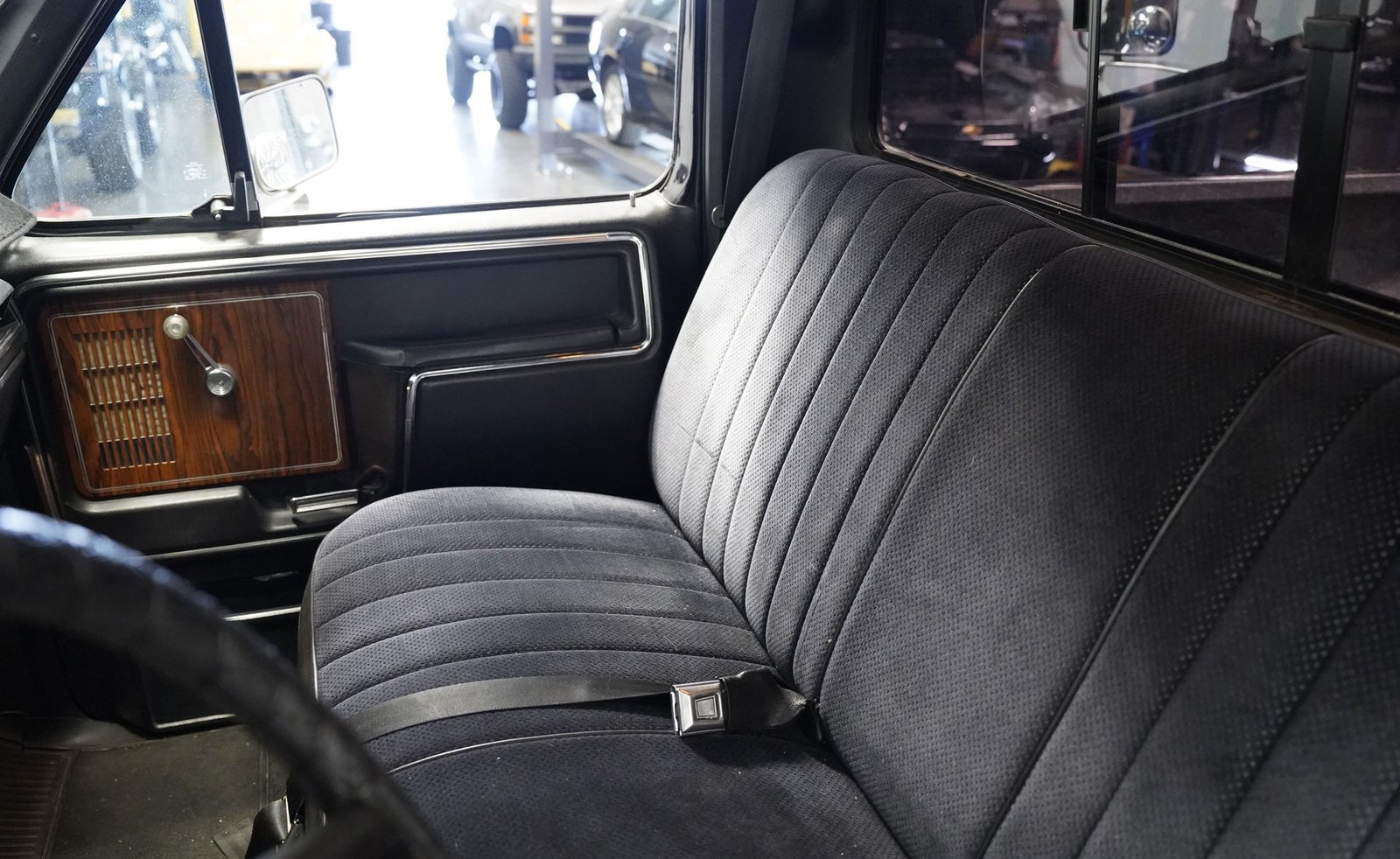 Ford 1983 F-250 XLT 4x4 - Imagem 6