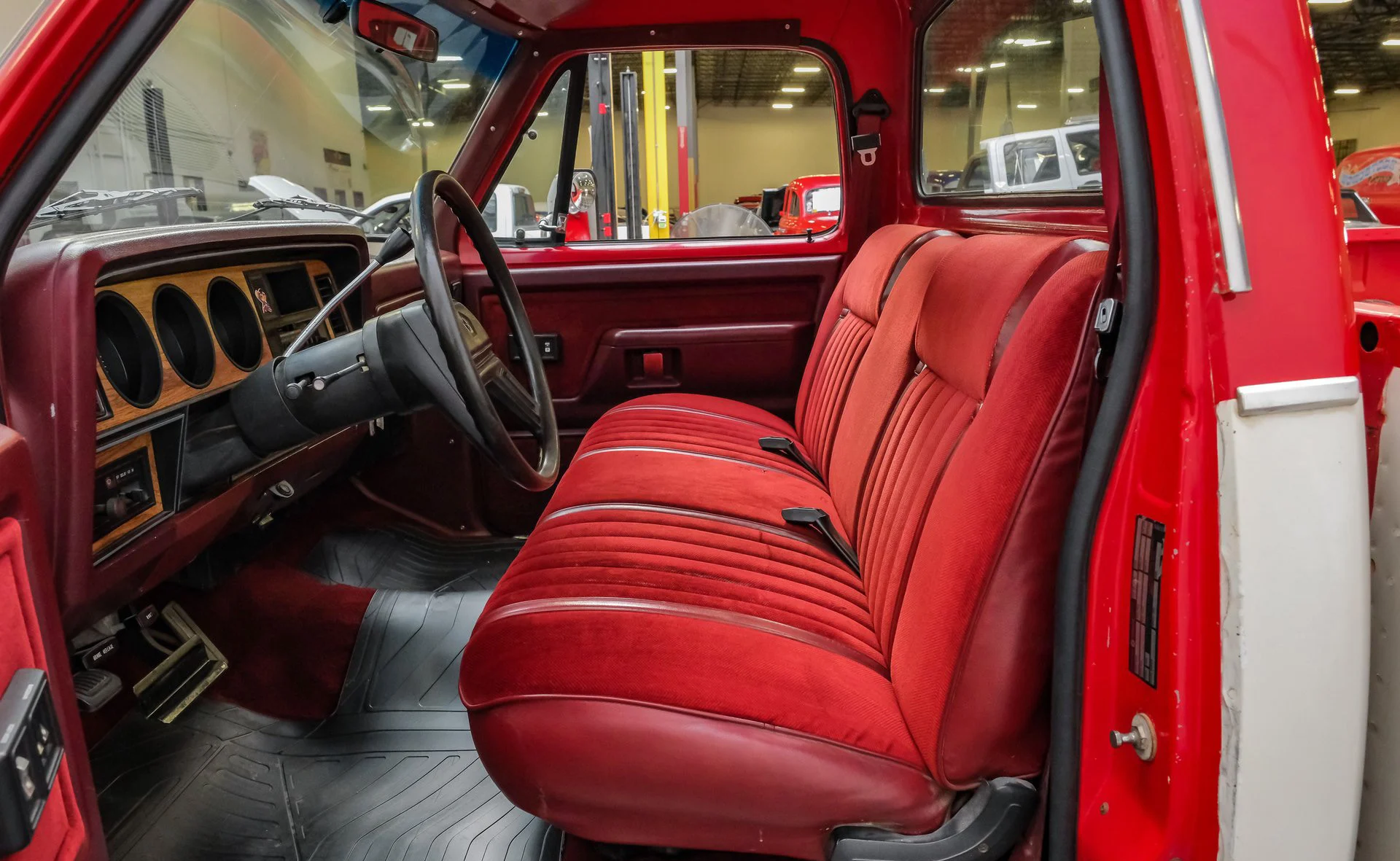 Dodge Ram 150 LE Restomod 1987 - foto 15