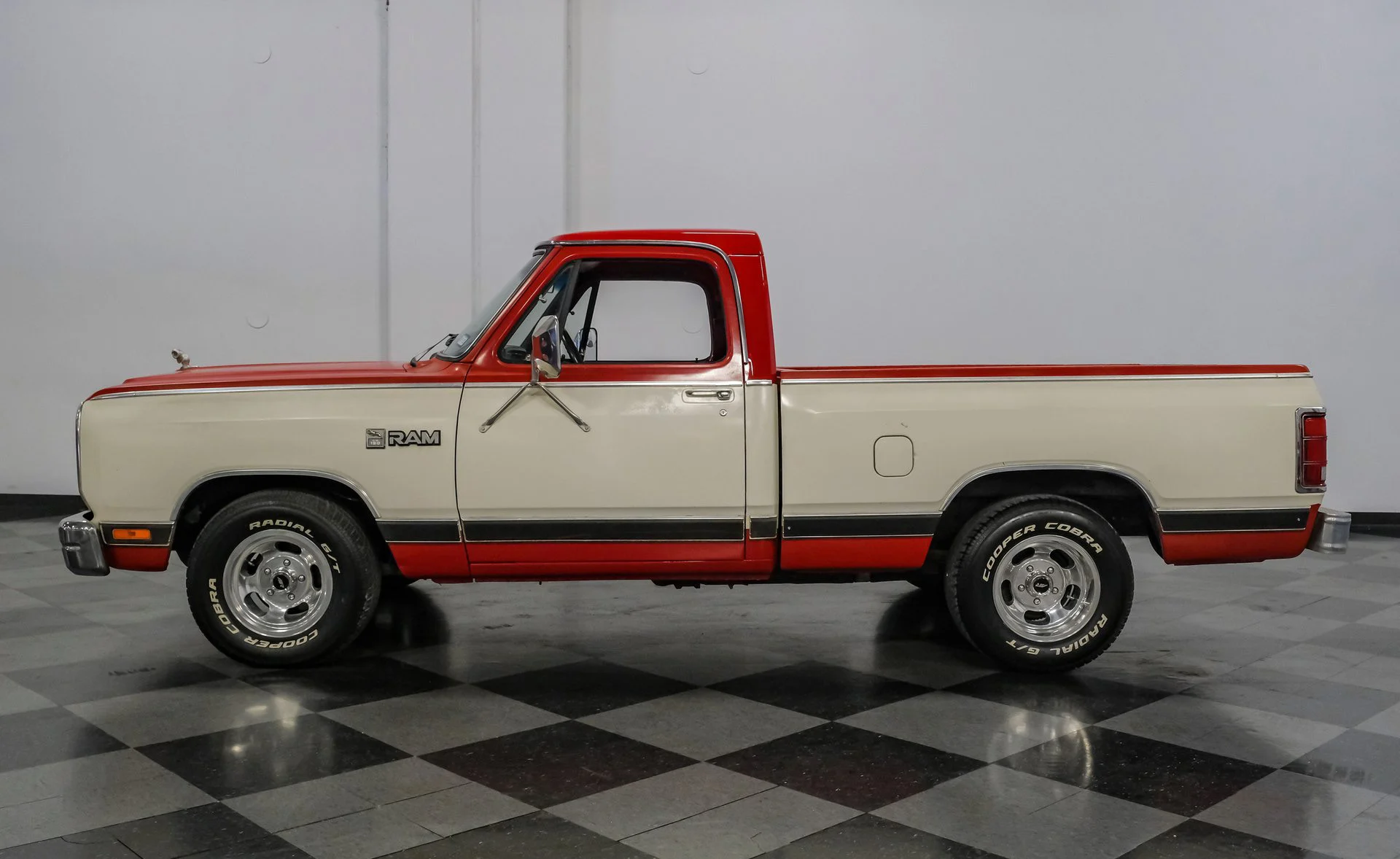 Dodge Ram 150 LE Restomod 1987 - foto 36