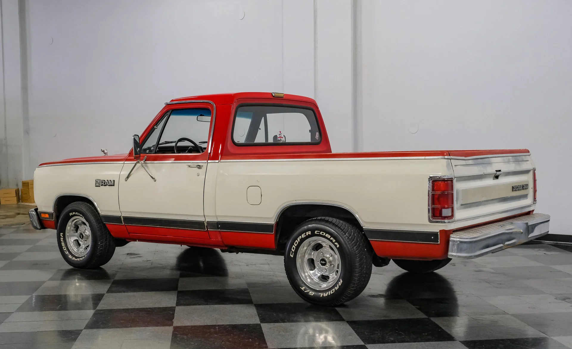 Dodge Ram 150 LE Restomod 1987 - foto 35