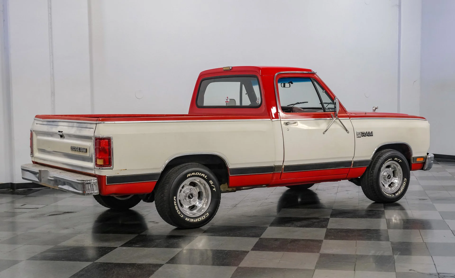 Dodge Ram 150 LE Restomod 1987 - foto 33