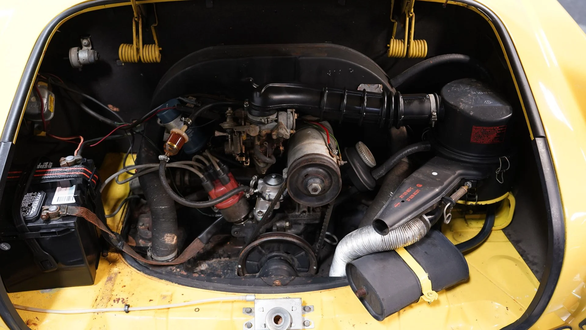 Volkswagen Karmann Ghia 1971 - foto 33