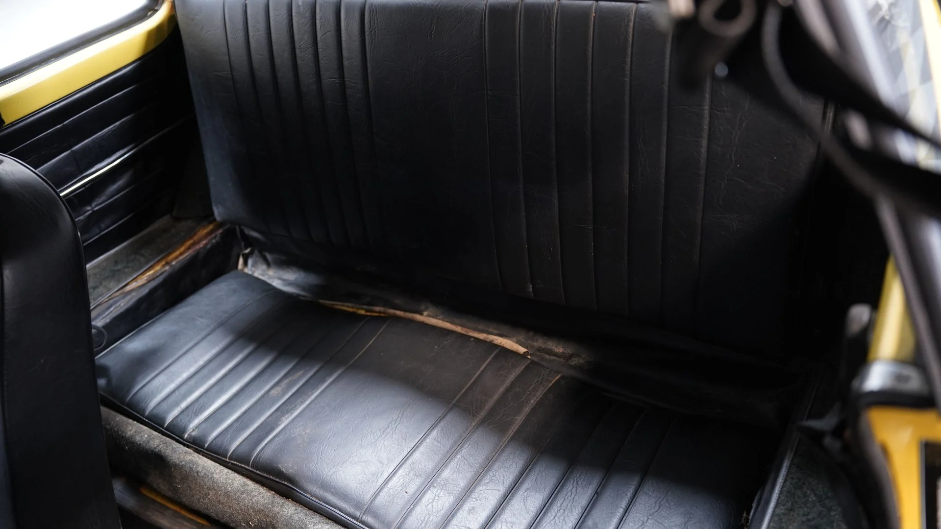 Volkswagen Karmann Ghia 1971 - foto 12