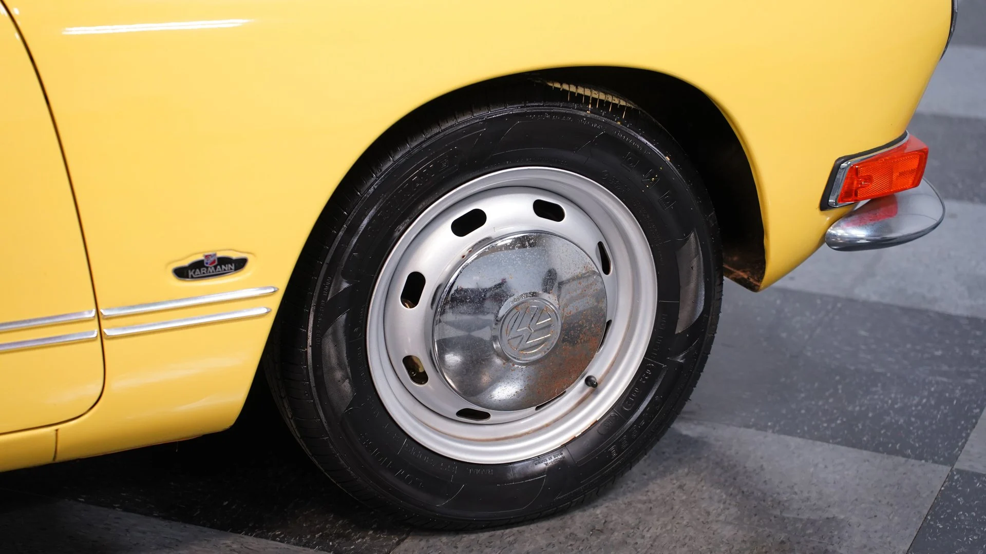 Volkswagen Karmann Ghia 1971 - foto 5
