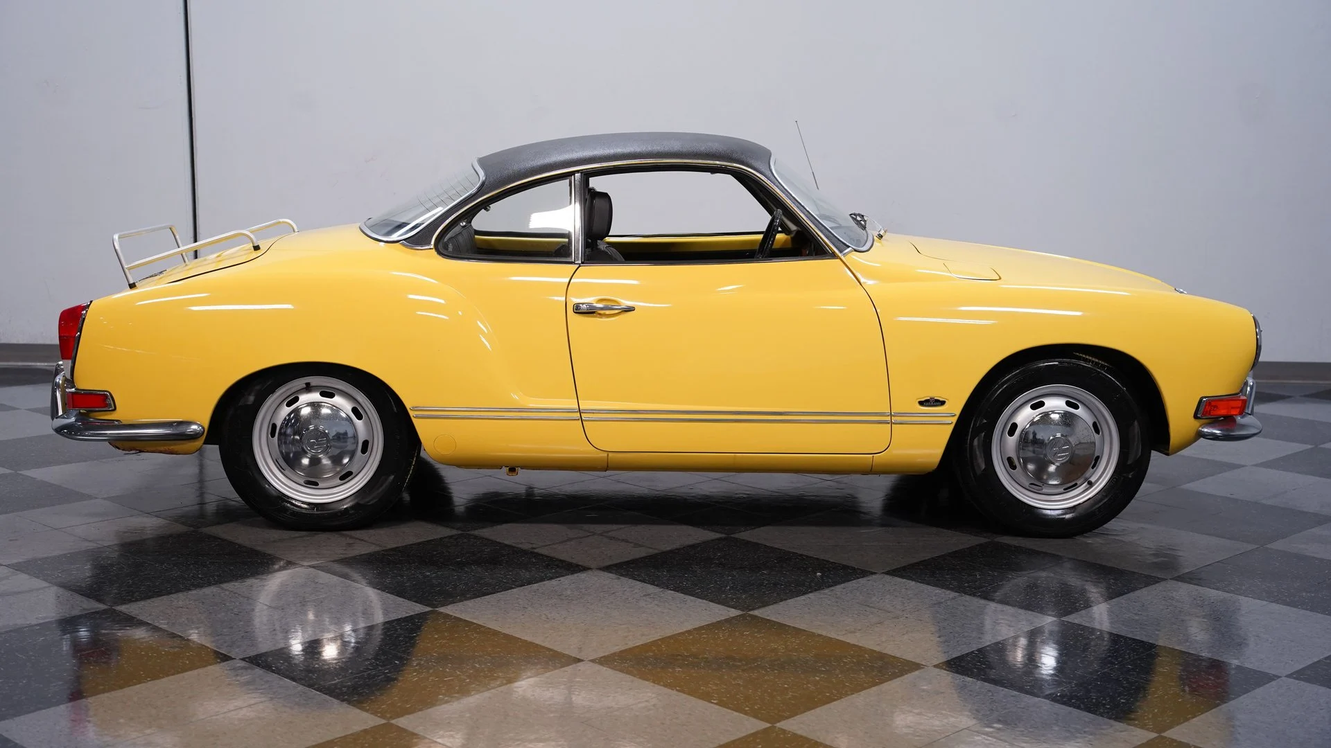 Volkswagen Karmann Ghia 1971 - foto 29