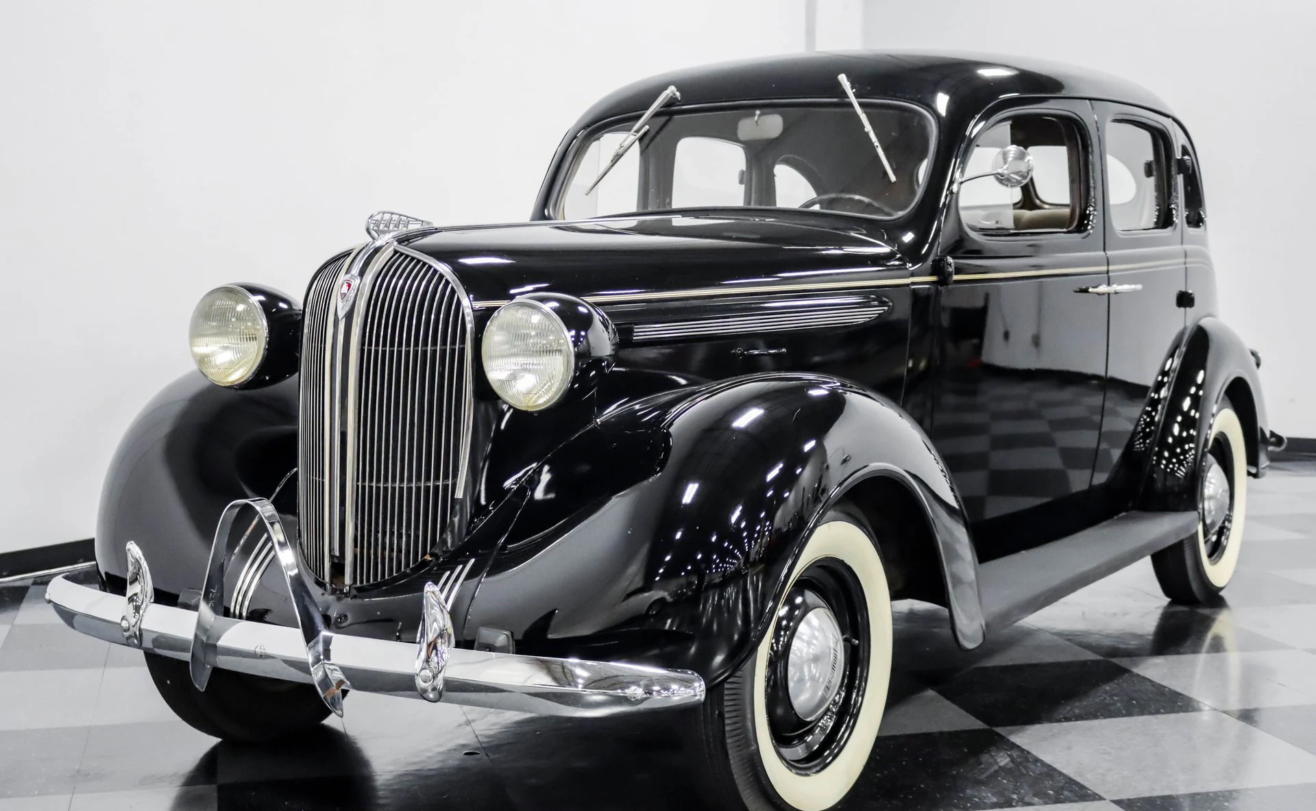 Plymouth Sedan DeLuxe 1938 - foto 23