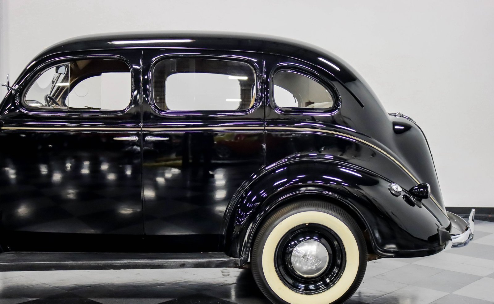 Plymouth 1938 Sedan de luxo com 4 portas - Imagem 19