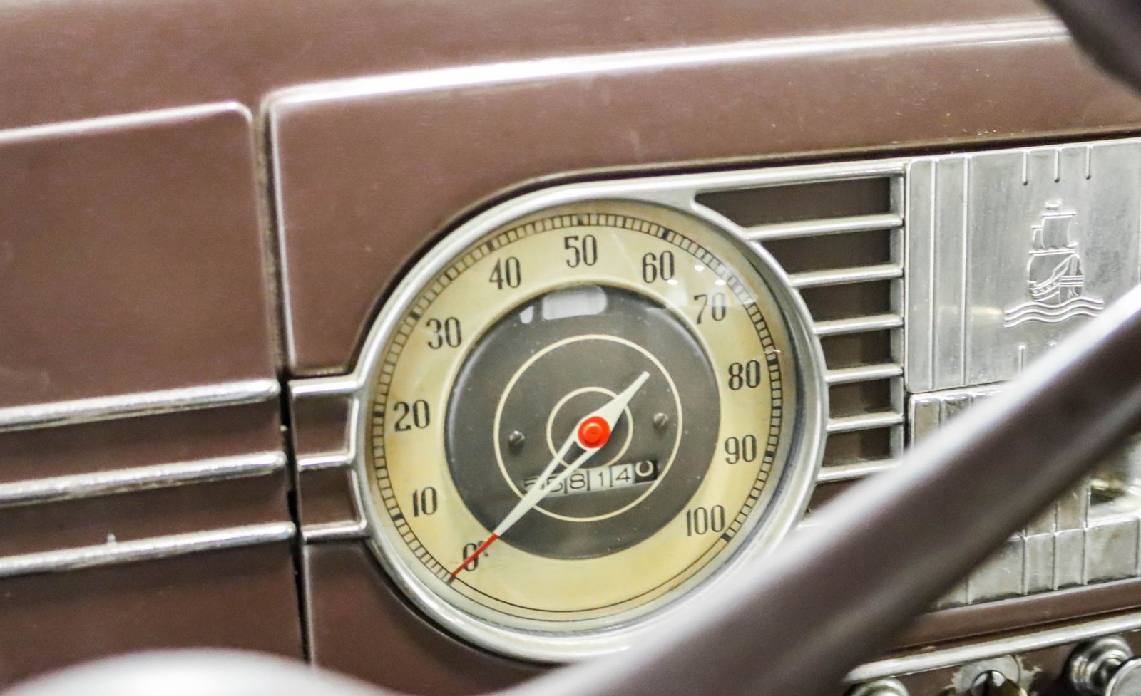 Plymouth 1938 Sedan de luxo com 4 portas - Imagem 10