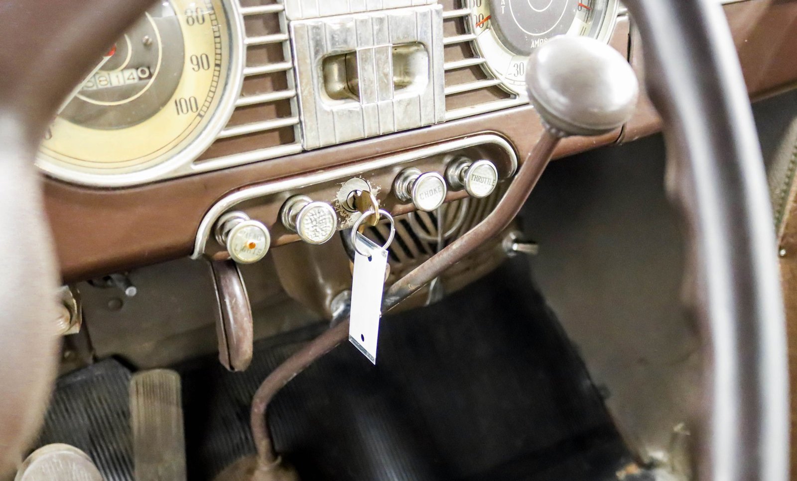 Plymouth 1938 Sedan de luxo com 4 portas - Imagem 9