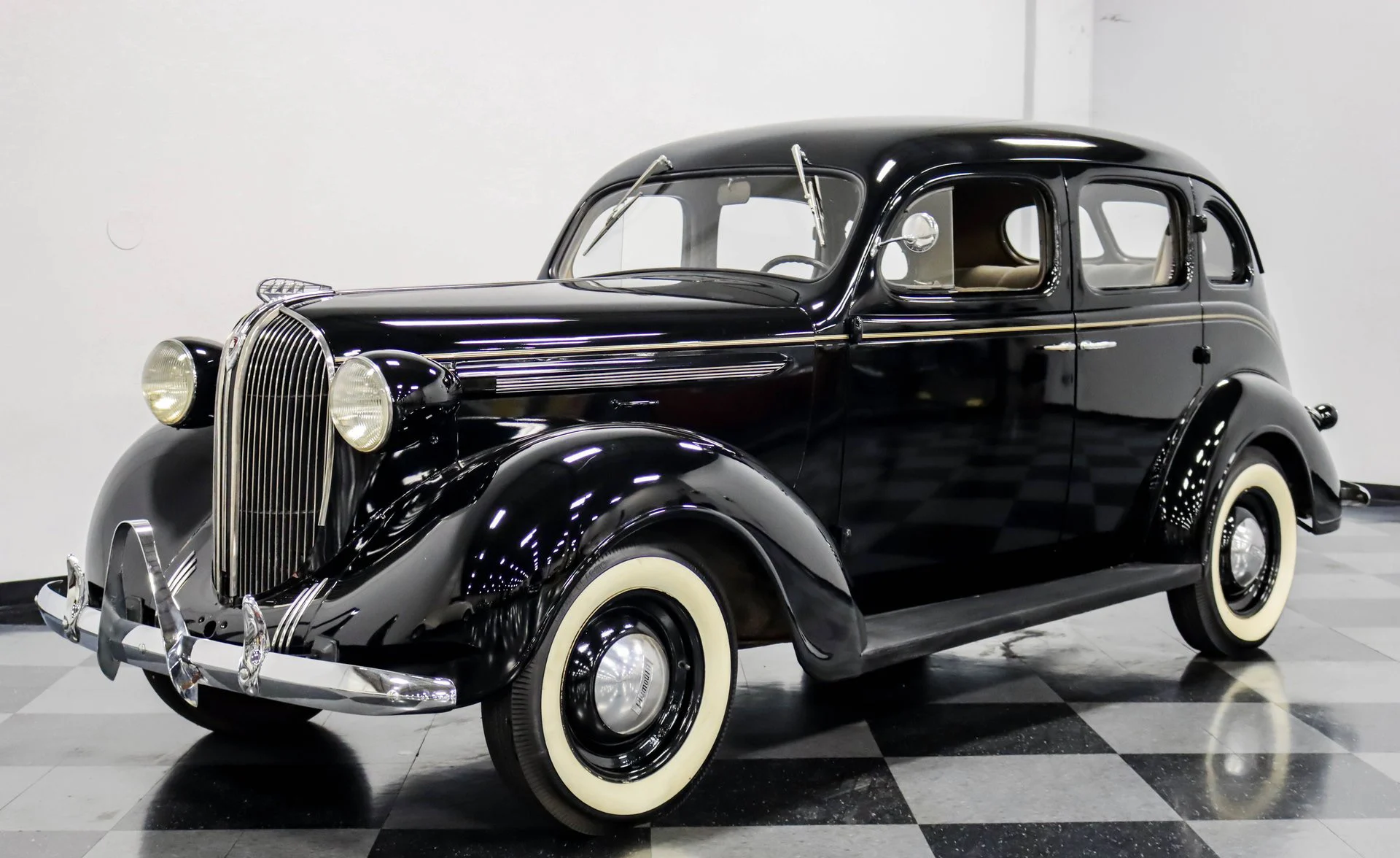 Plymouth Sedan DeLuxe 1938 - foto 34