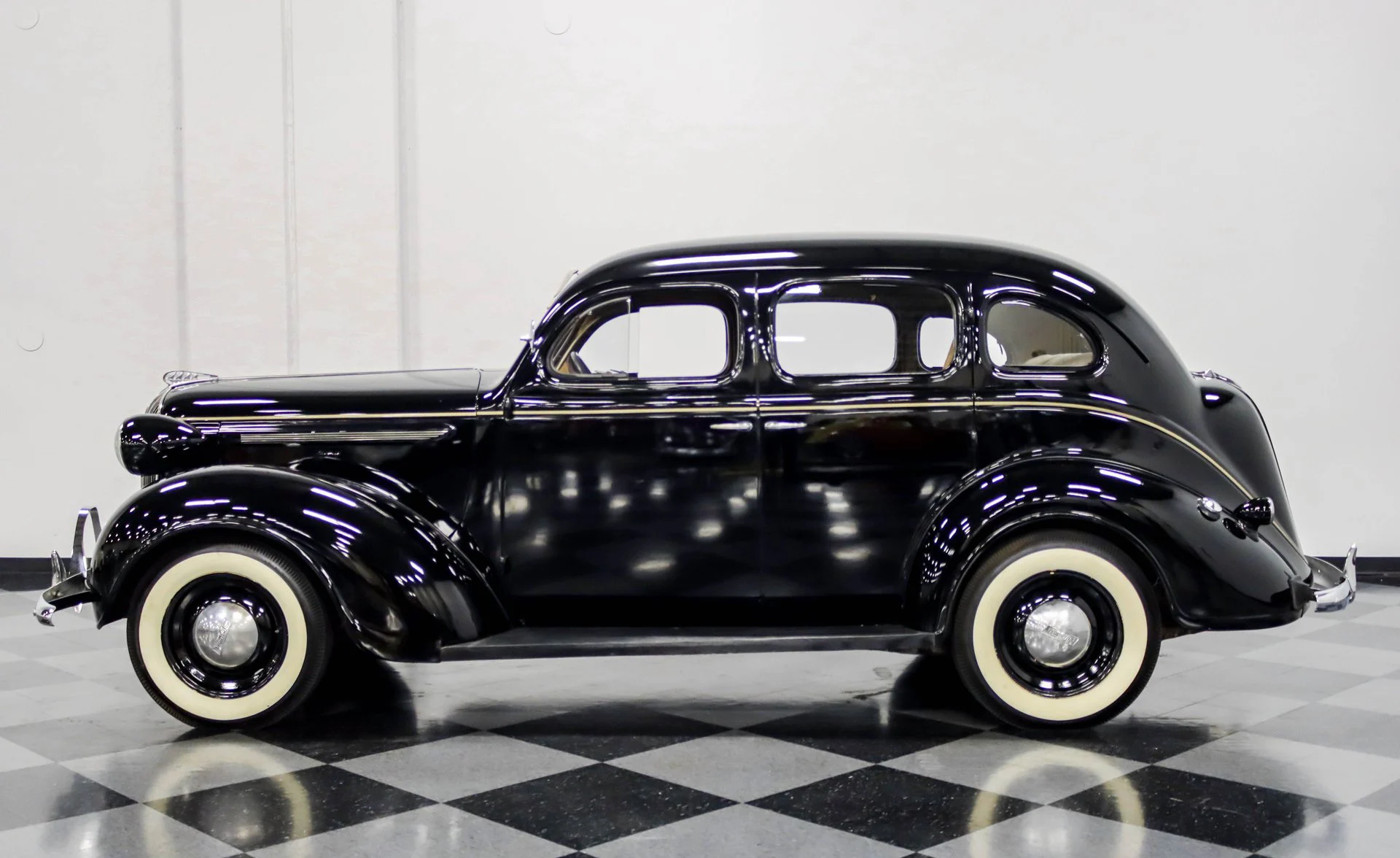 Plymouth Sedan DeLuxe 1938 - foto 33