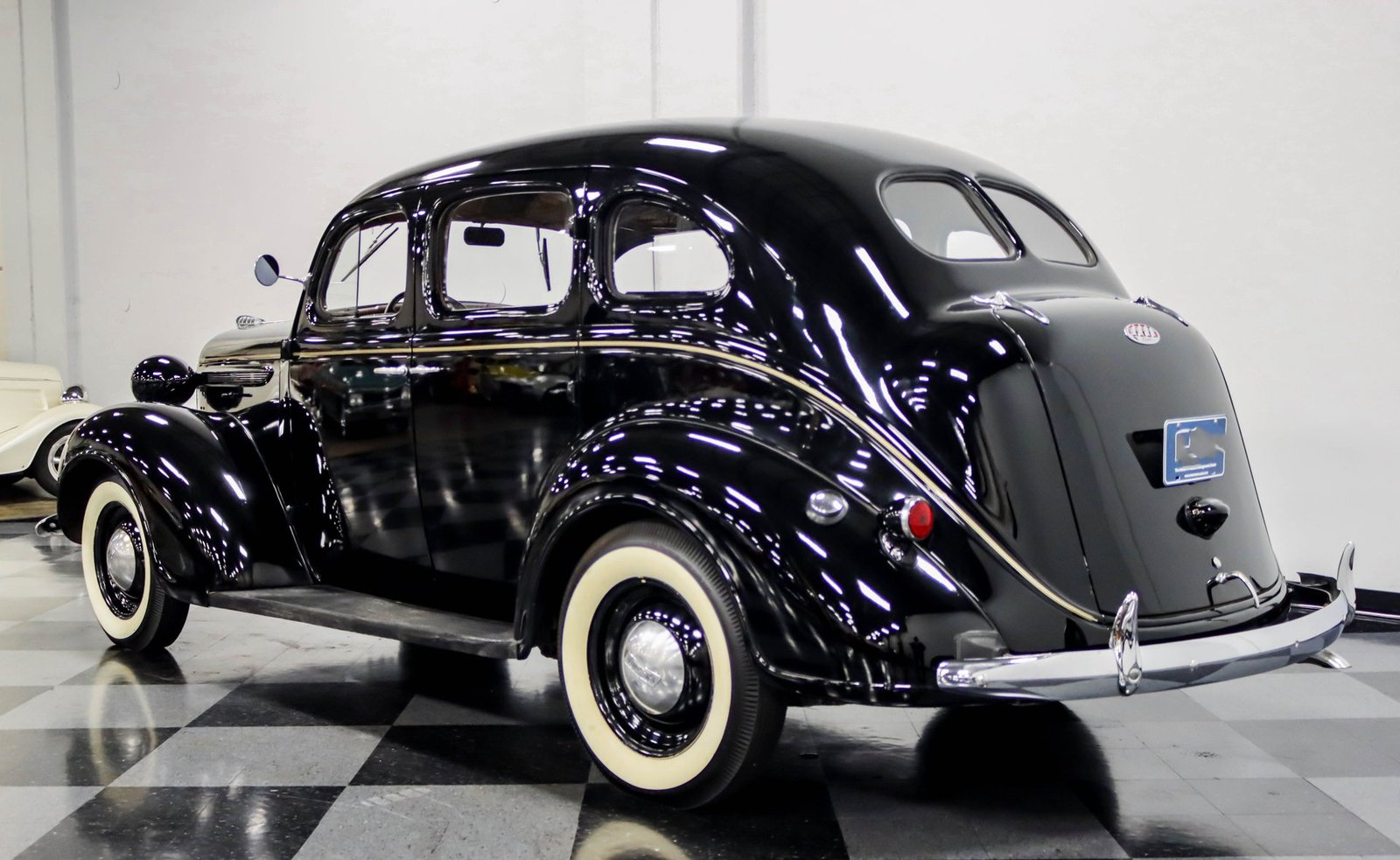 Plymouth 1938 Sedan de luxo com 4 portas - Imagem 32