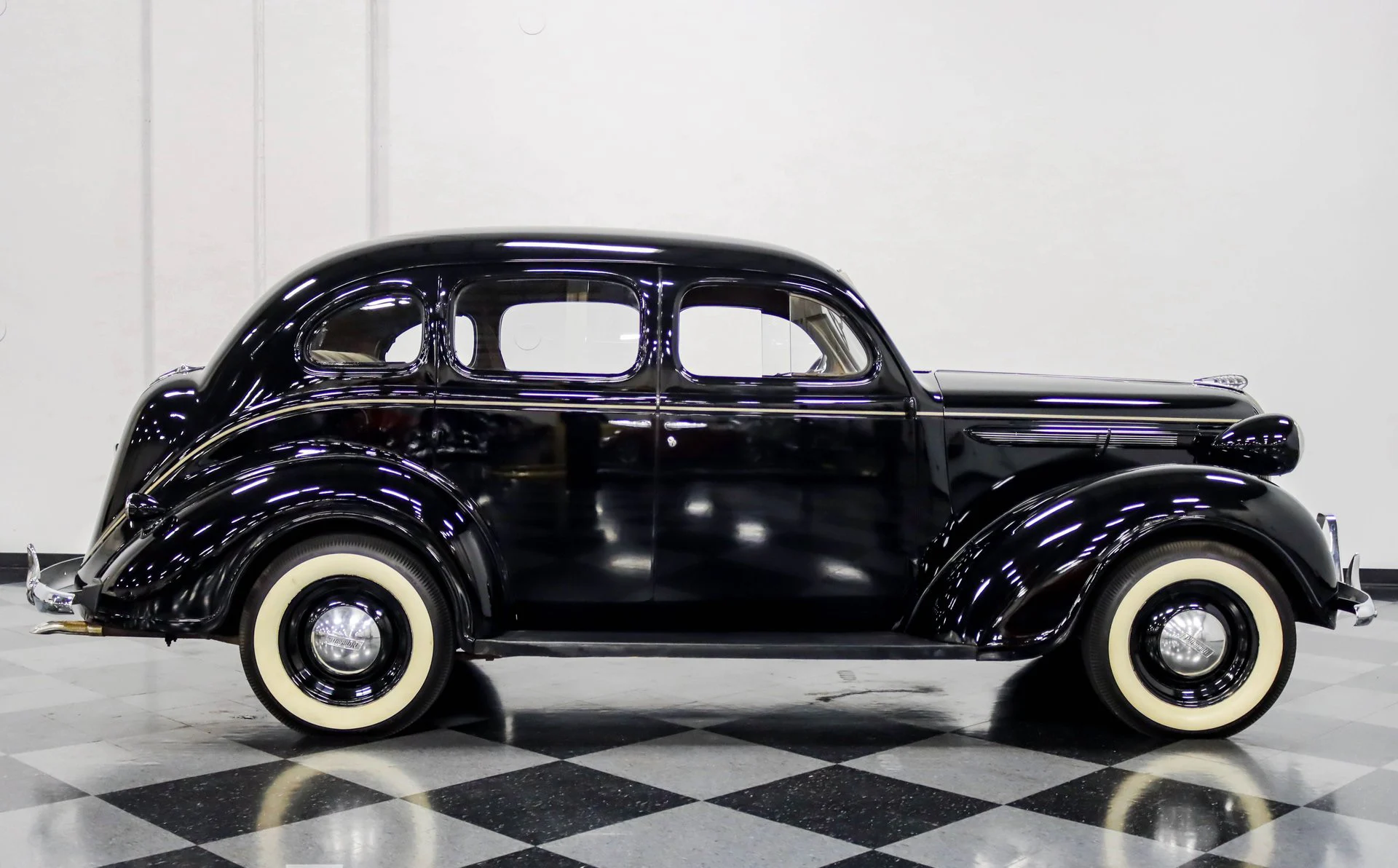 Plymouth Sedan DeLuxe 1938 - foto 28