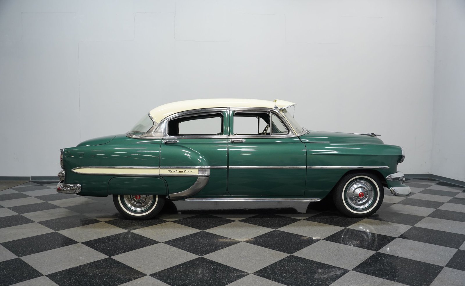 Chevrolet 1954 Bel Air Sedan de 4 portas - Imagem 25