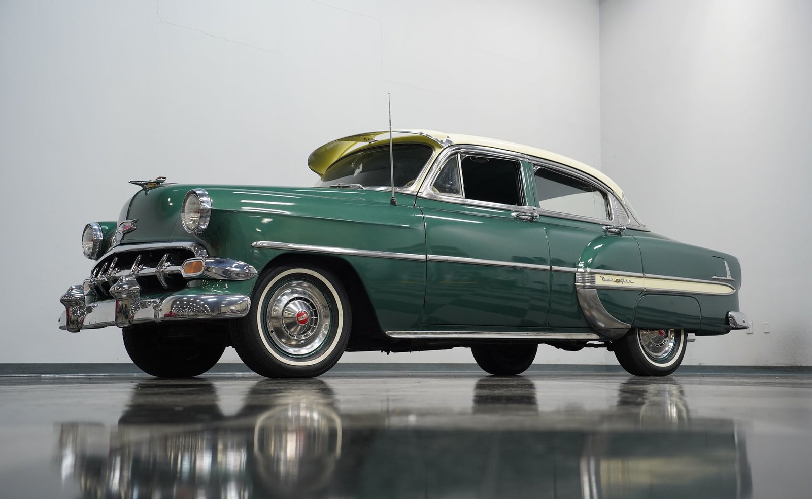 Chevrolet 1954 Bel Air Sedan de 4 portas - Imagem 20